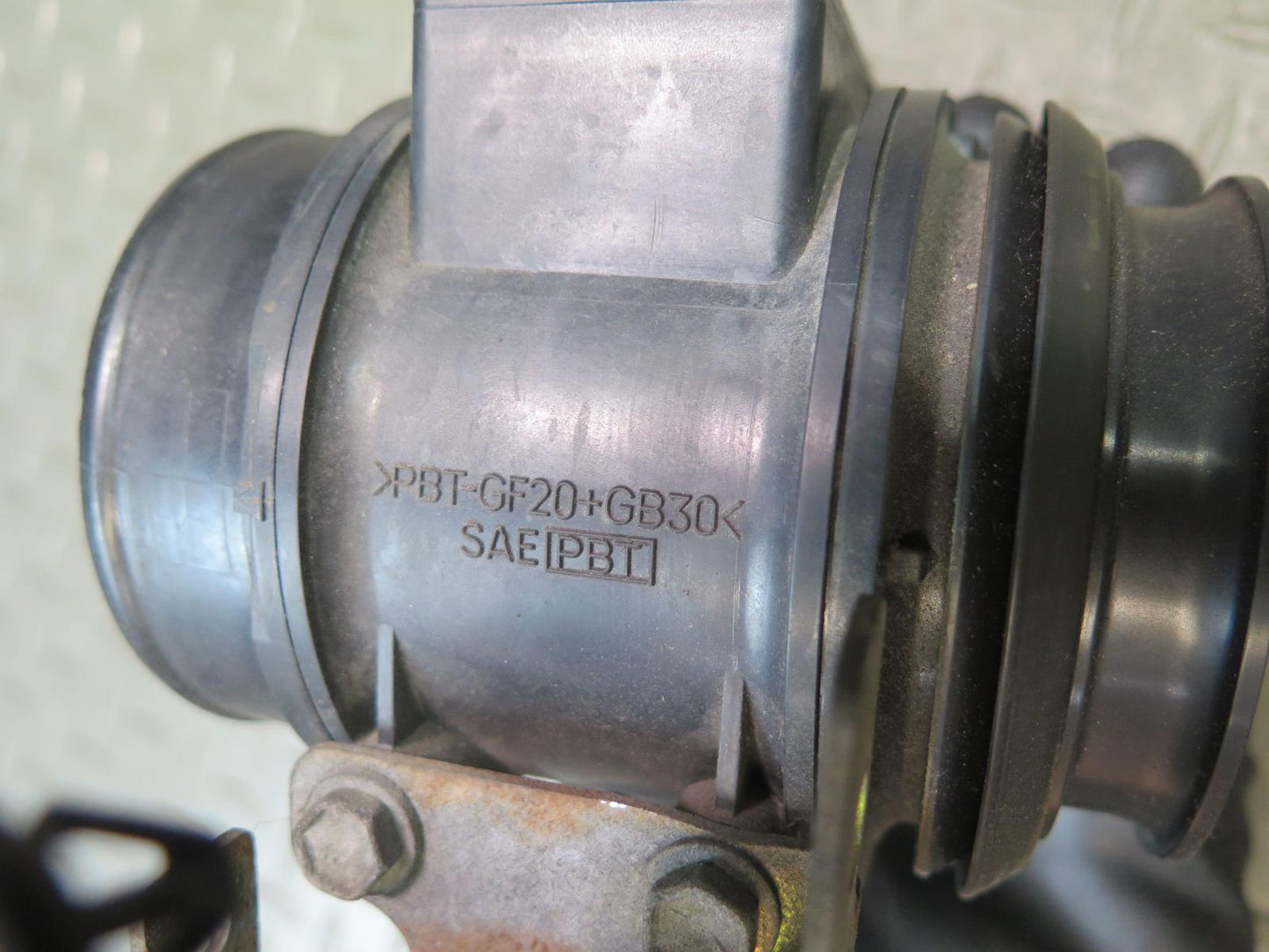 1996-1997 Lexus FZJ80L LX450 Mass Air Flow Meter MAF Sensor 22250-66050