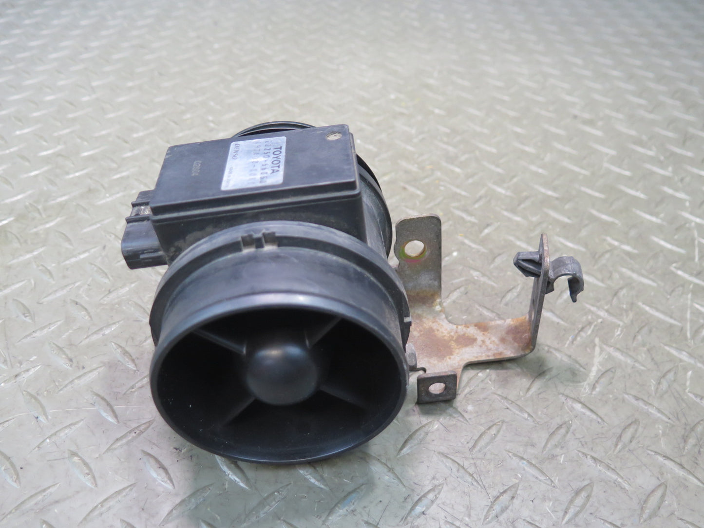 1996-1997 Lexus FZJ80L LX450 Mass Air Flow Meter MAF Sensor 22250-66050