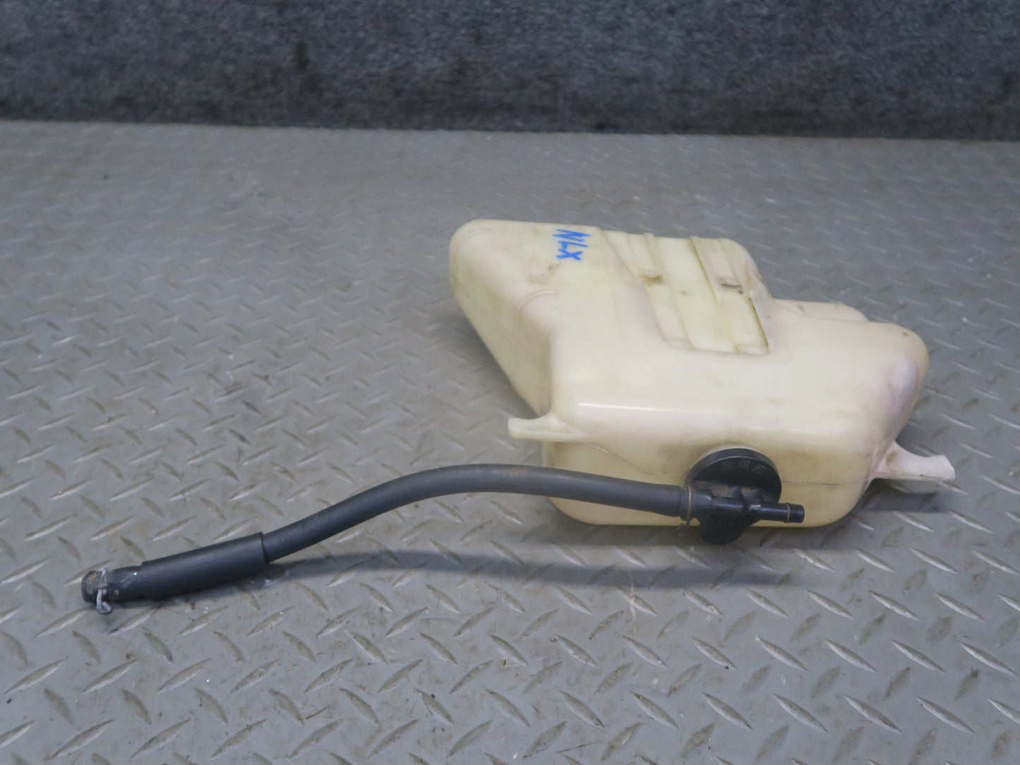 1996-1997 Lexus FZJ80L LX450 Engine Coolant Expansion Overflow Reservoir Tank