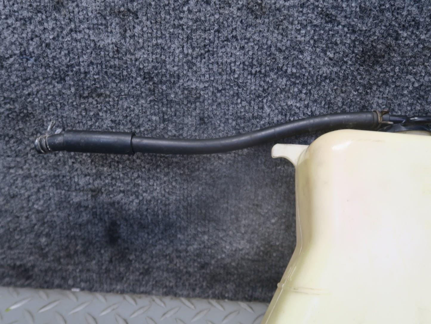 1996-1997 Lexus FZJ80L LX450 Engine Coolant Expansion Overflow Reservoir Tank