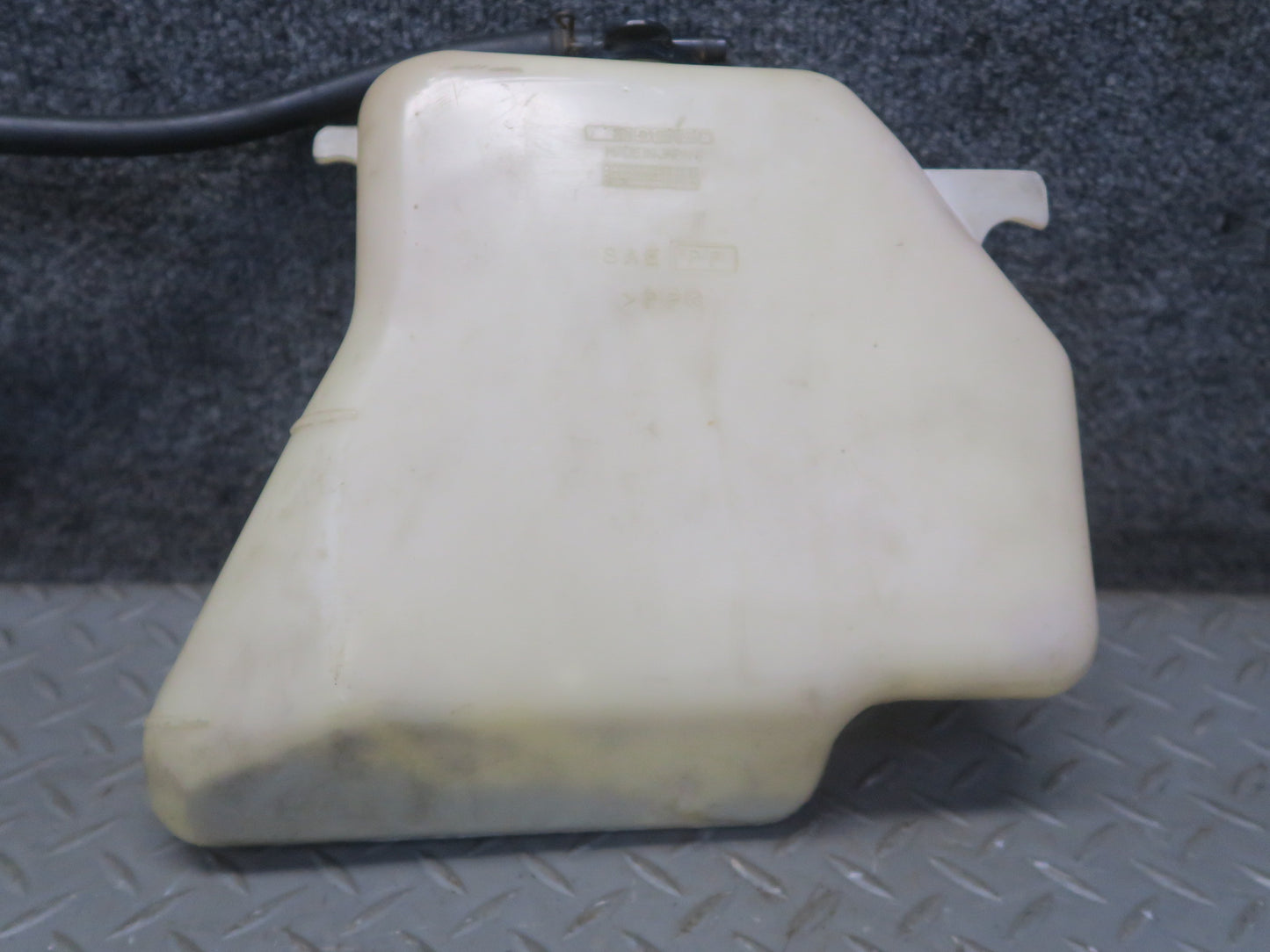 1996-1997 Lexus FZJ80L LX450 Engine Coolant Expansion Overflow Reservoir Tank