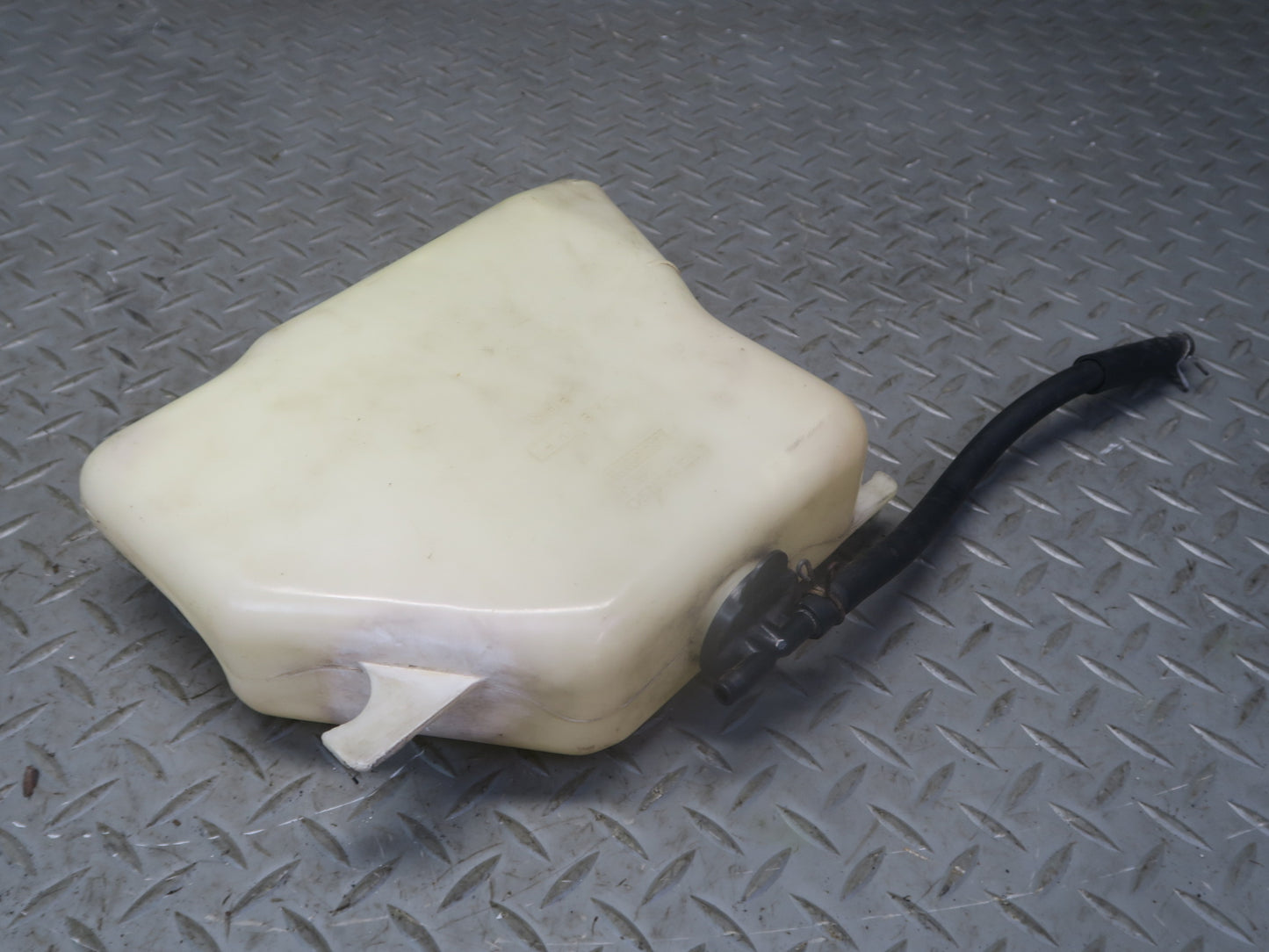 1996-1997 Lexus FZJ80L LX450 Engine Coolant Expansion Overflow Reservoir Tank