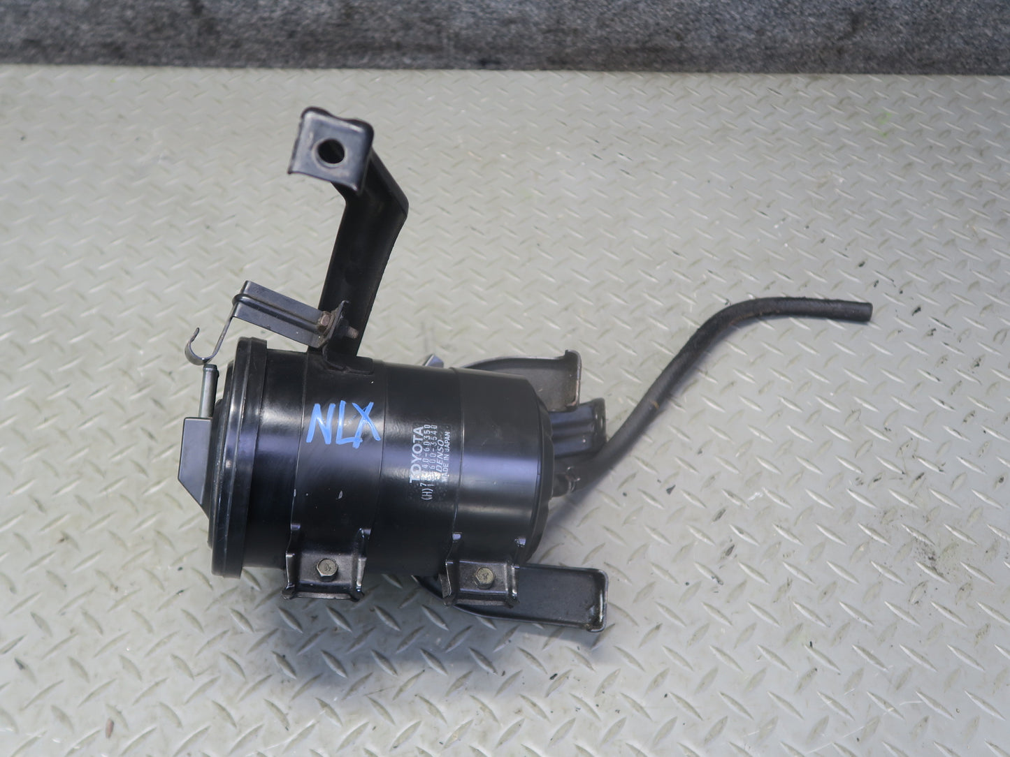 1996-1997 Lexus FZJ80L LX450 Fuel Evap Vapor Charcoal Canister 77740-60350