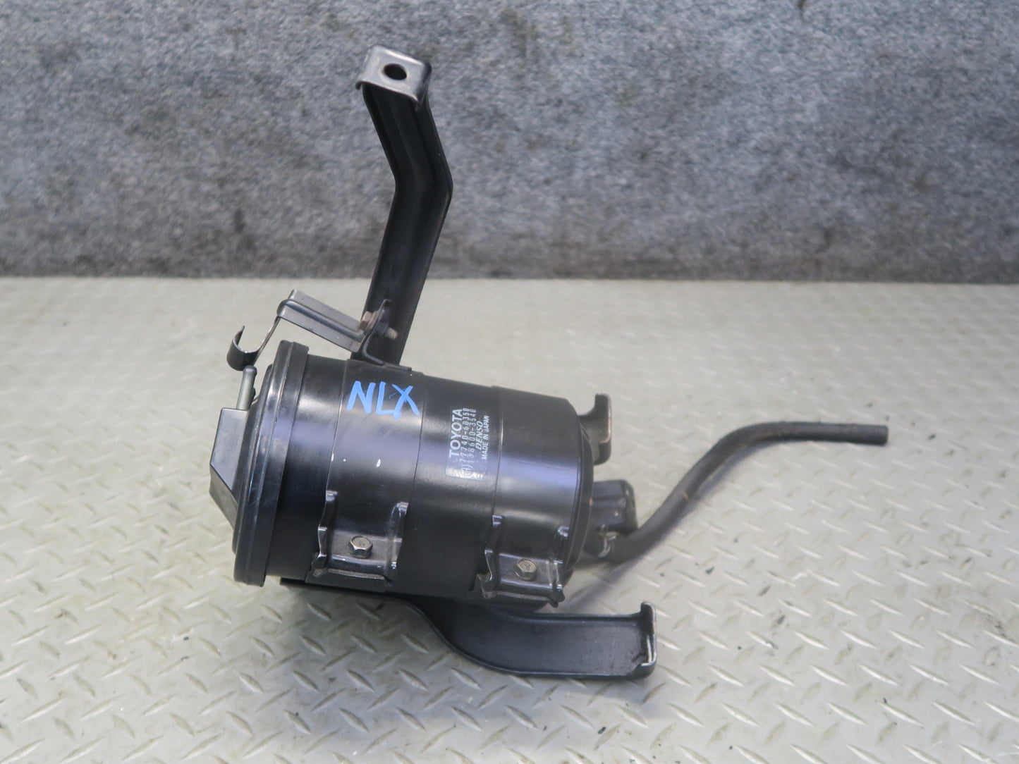 1996-1997 Lexus FZJ80L LX450 Fuel Evap Vapor Charcoal Canister 77740-60350