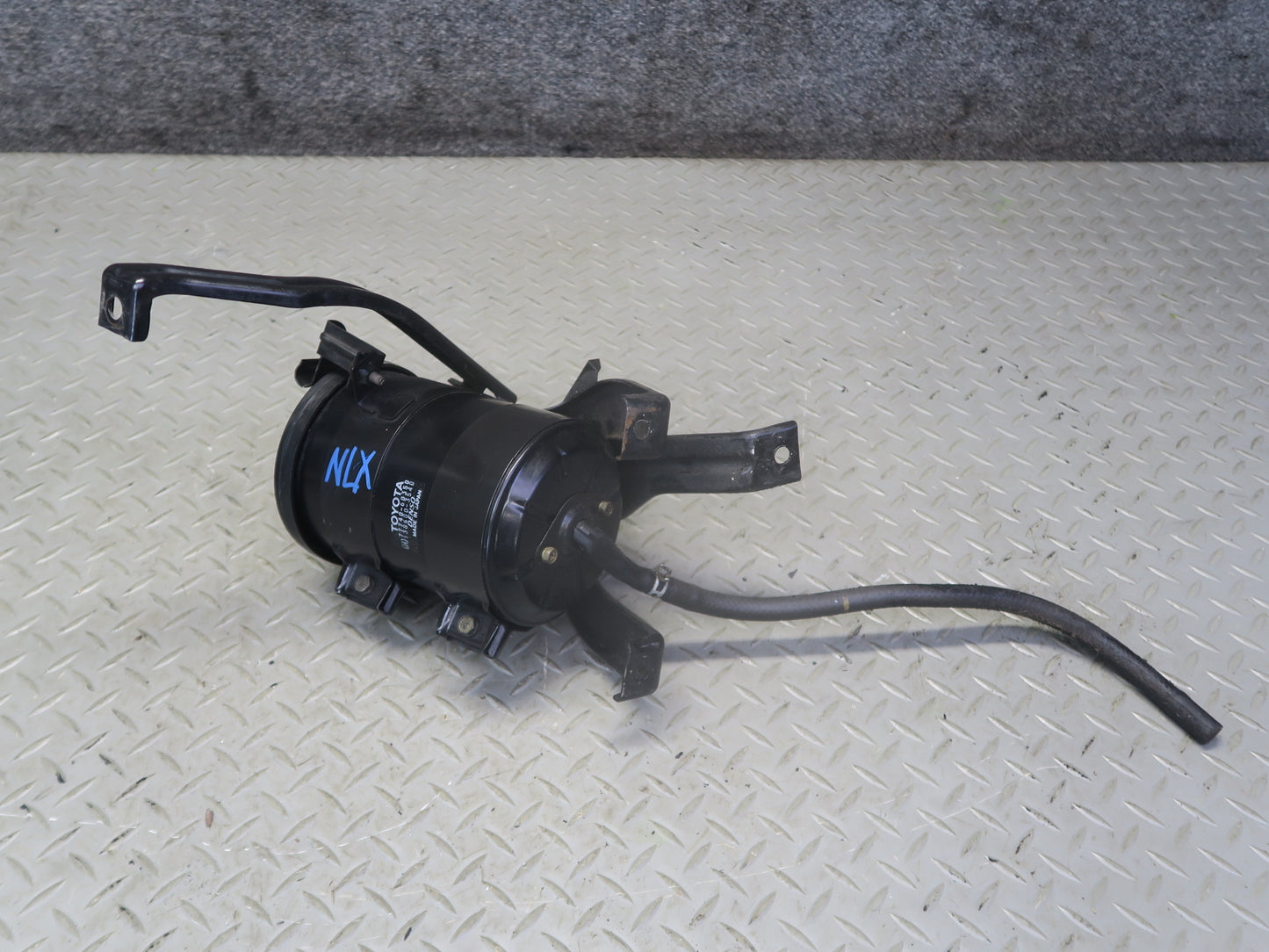 1996-1997 Lexus FZJ80L LX450 Fuel Evap Vapor Charcoal Canister 77740-60350