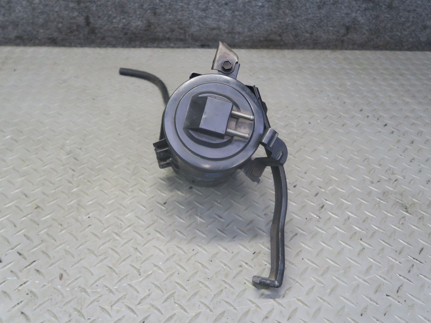 1996-1997 Lexus FZJ80L LX450 Fuel Evap Vapor Charcoal Canister 77740-60350