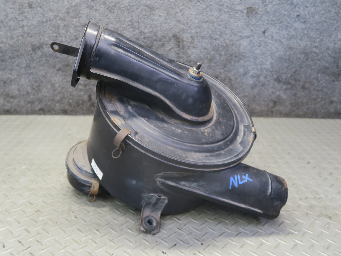 1996-1997 Lexus FZJ80L LX450 Air Intake Cleaner Filter Box Assembly