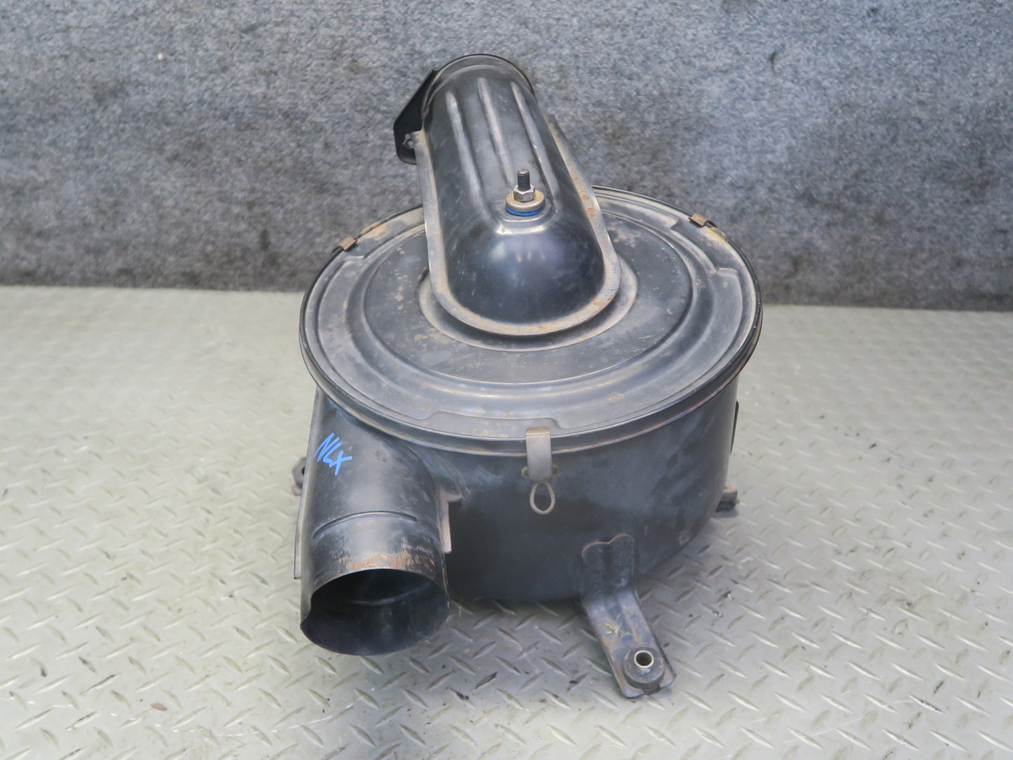 1996-1997 Lexus FZJ80L LX450 Air Intake Cleaner Filter Box Assembly