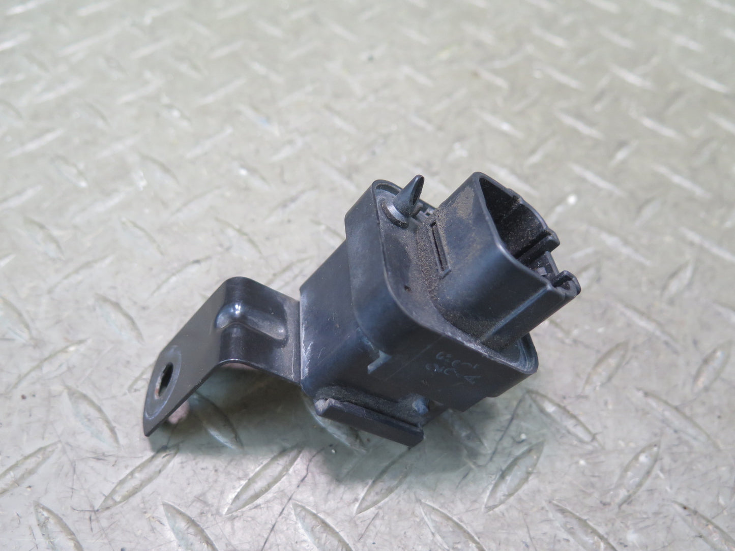 1996-1997 Lexus FZJ80L LX450 Fuel Pump Relay Module 28381-16020