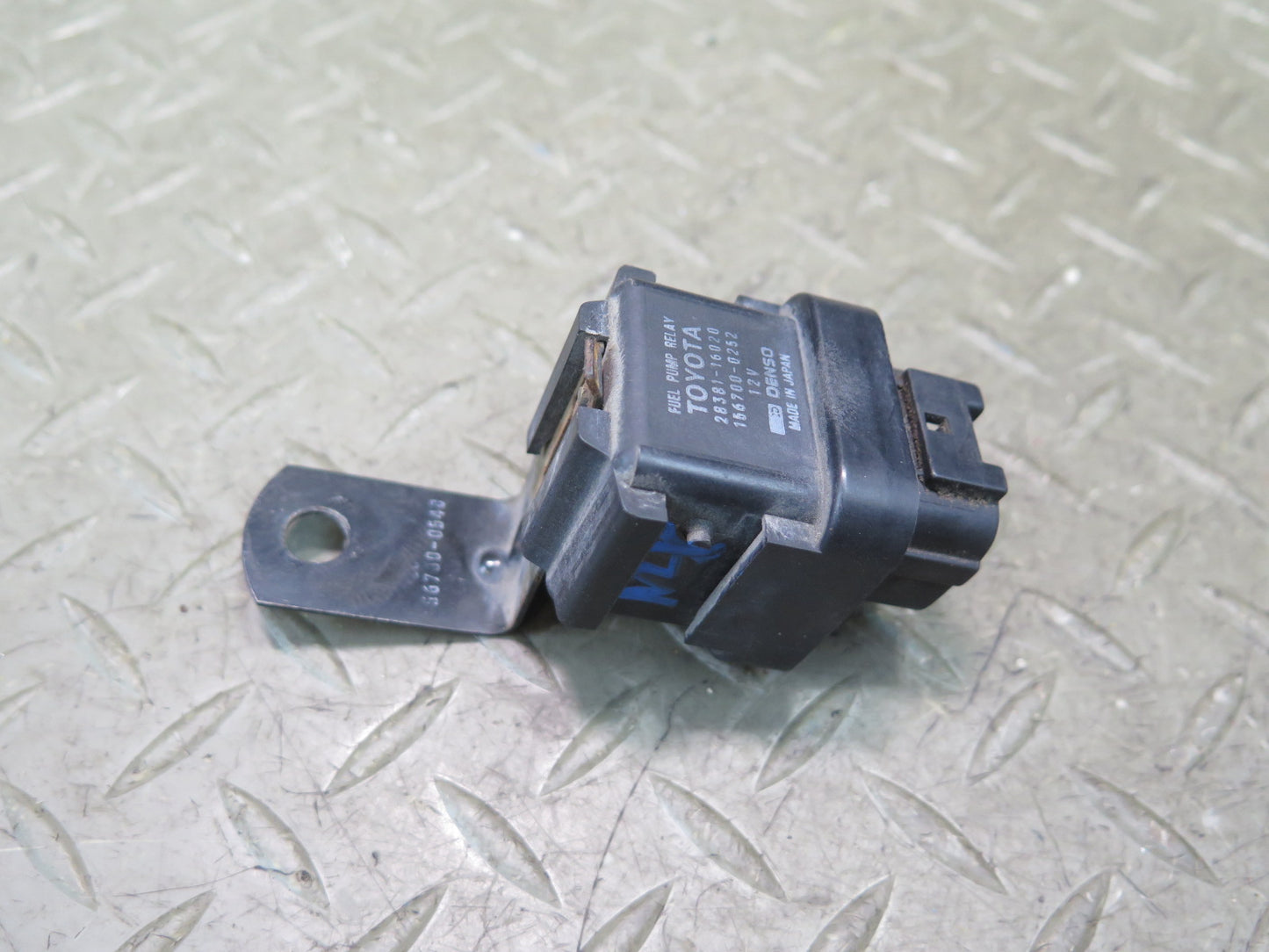 1996-1997 Lexus FZJ80L LX450 Fuel Pump Relay Module 28381-16020