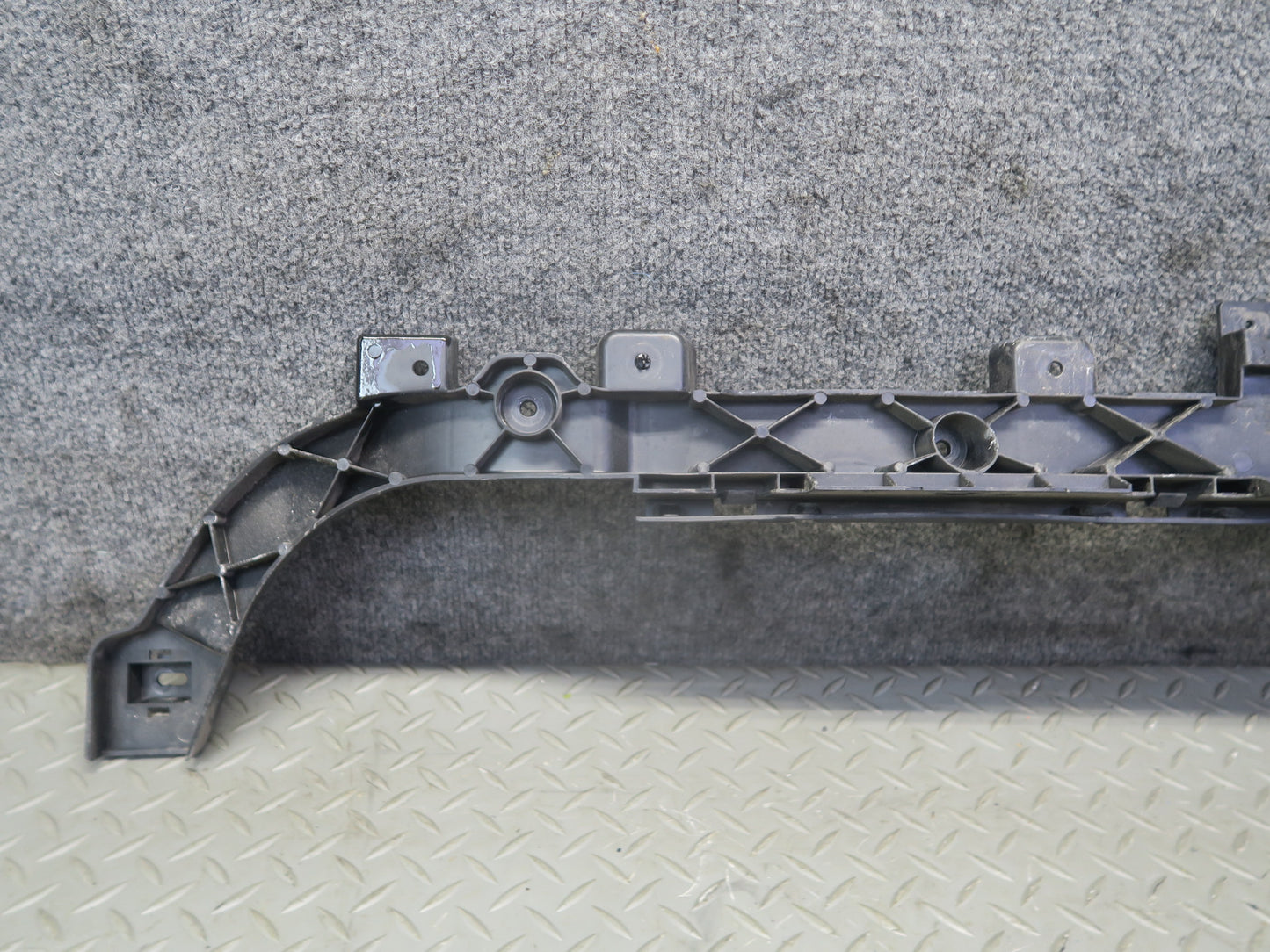 14-21 Maserati Quattroporte M156 SQ4 Rear Bumper Mounting Support Bracket Set