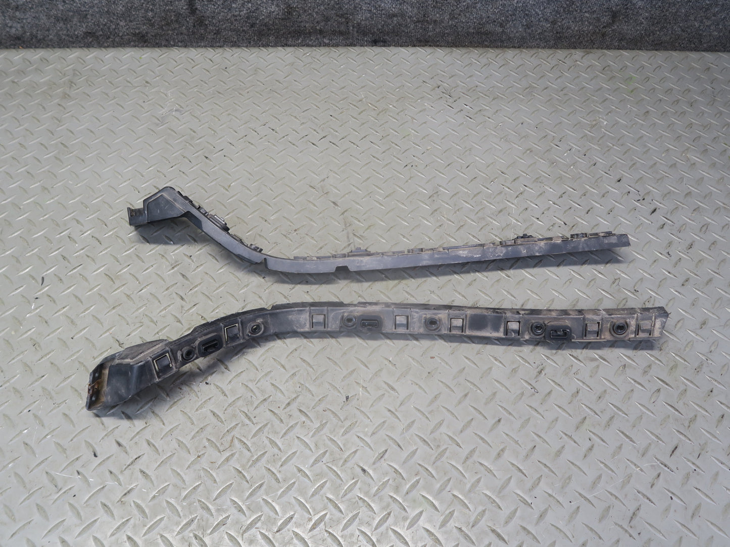 14-21 Maserati Quattroporte M156 SQ4 Rear Bumper Mounting Support Bracket Set