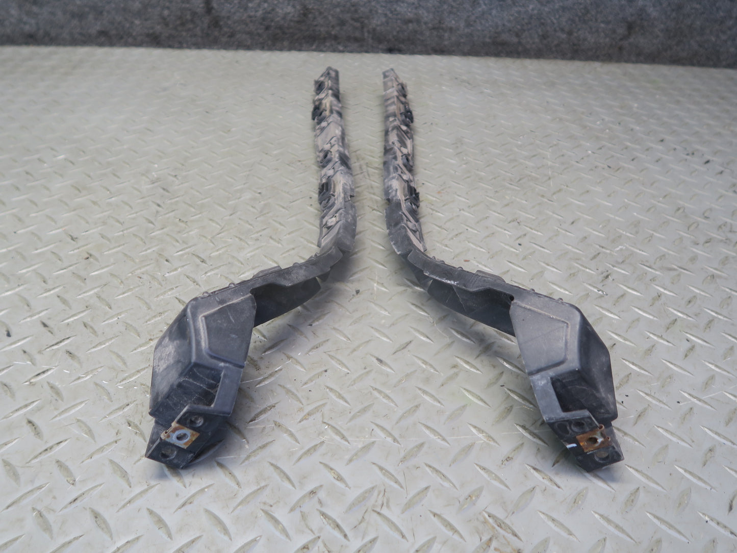 14-21 Maserati Quattroporte M156 SQ4 Rear Bumper Mounting Support Bracket Set
