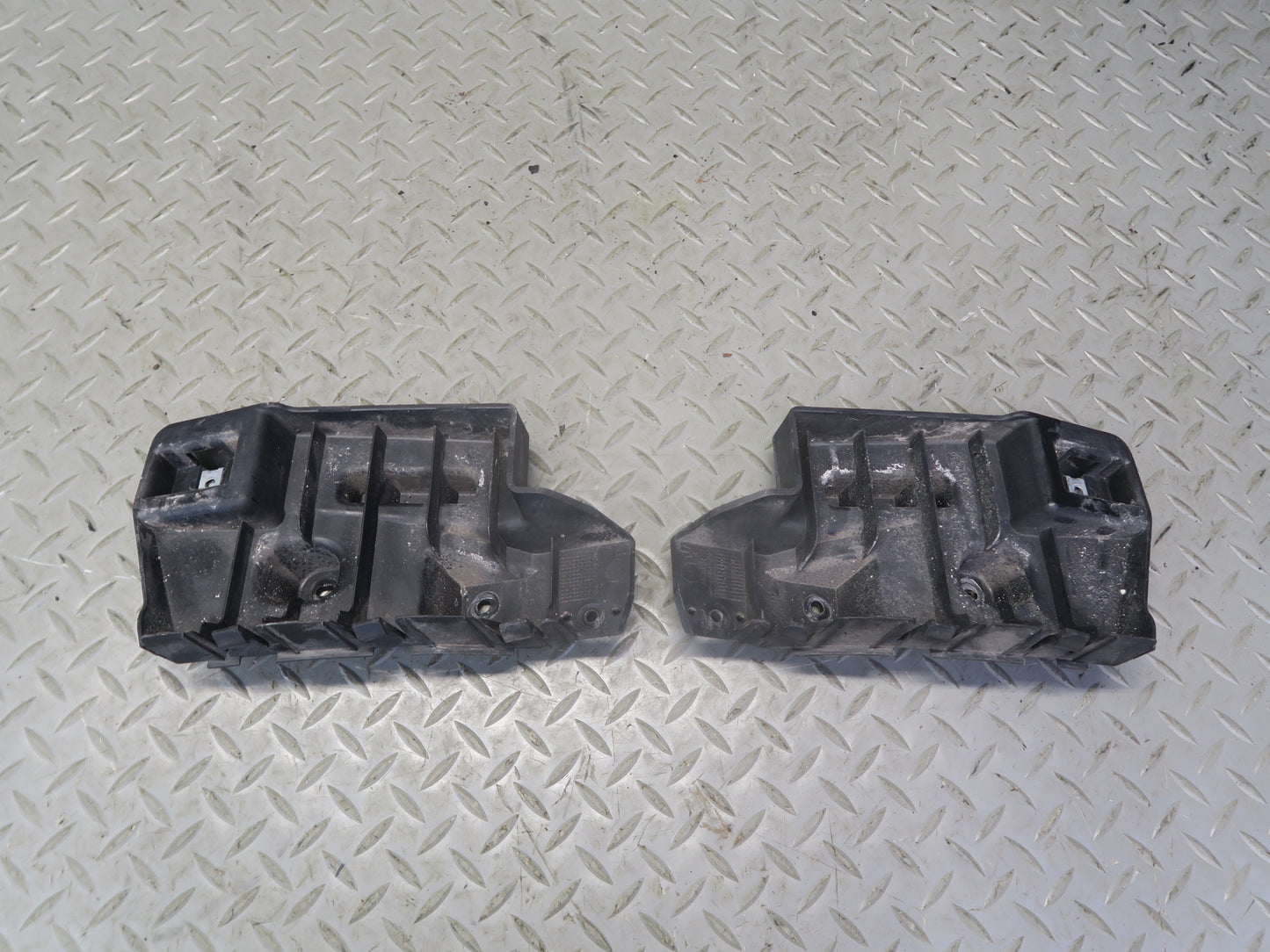 14-21 Maserati Quattroporte M156 SQ4 Rear Bumper Mounting Support Bracket Set