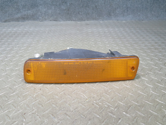 1996-1997 Lexus FZJ80L LX450 Front Right Turn Signal Light Lamp