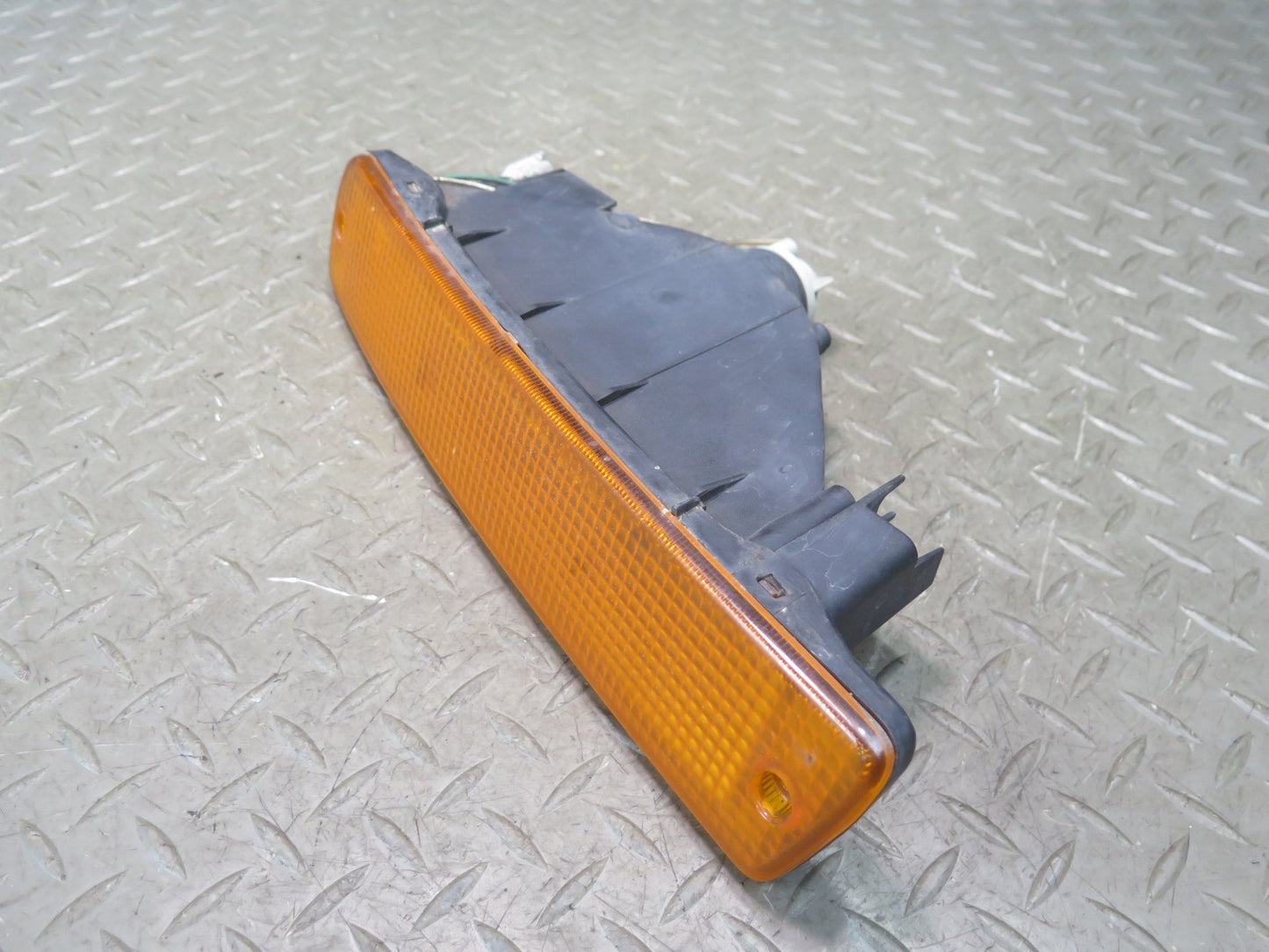1996-1997 Lexus FZJ80L LX450 Front Right Turn Signal Light Lamp