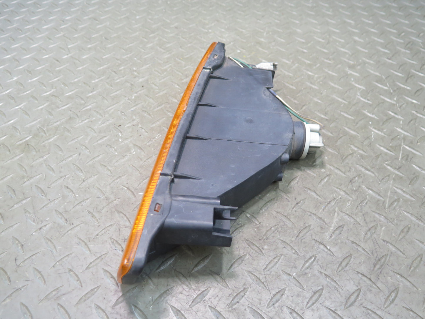 1996-1997 Lexus FZJ80L LX450 Front Right Turn Signal Light Lamp