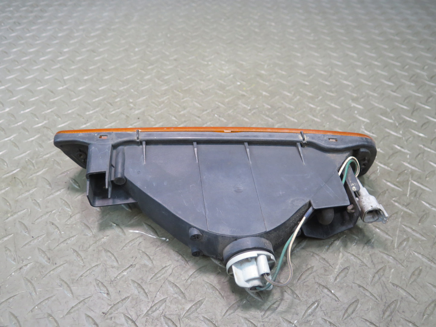 1996-1997 Lexus FZJ80L LX450 Front Right Turn Signal Light Lamp