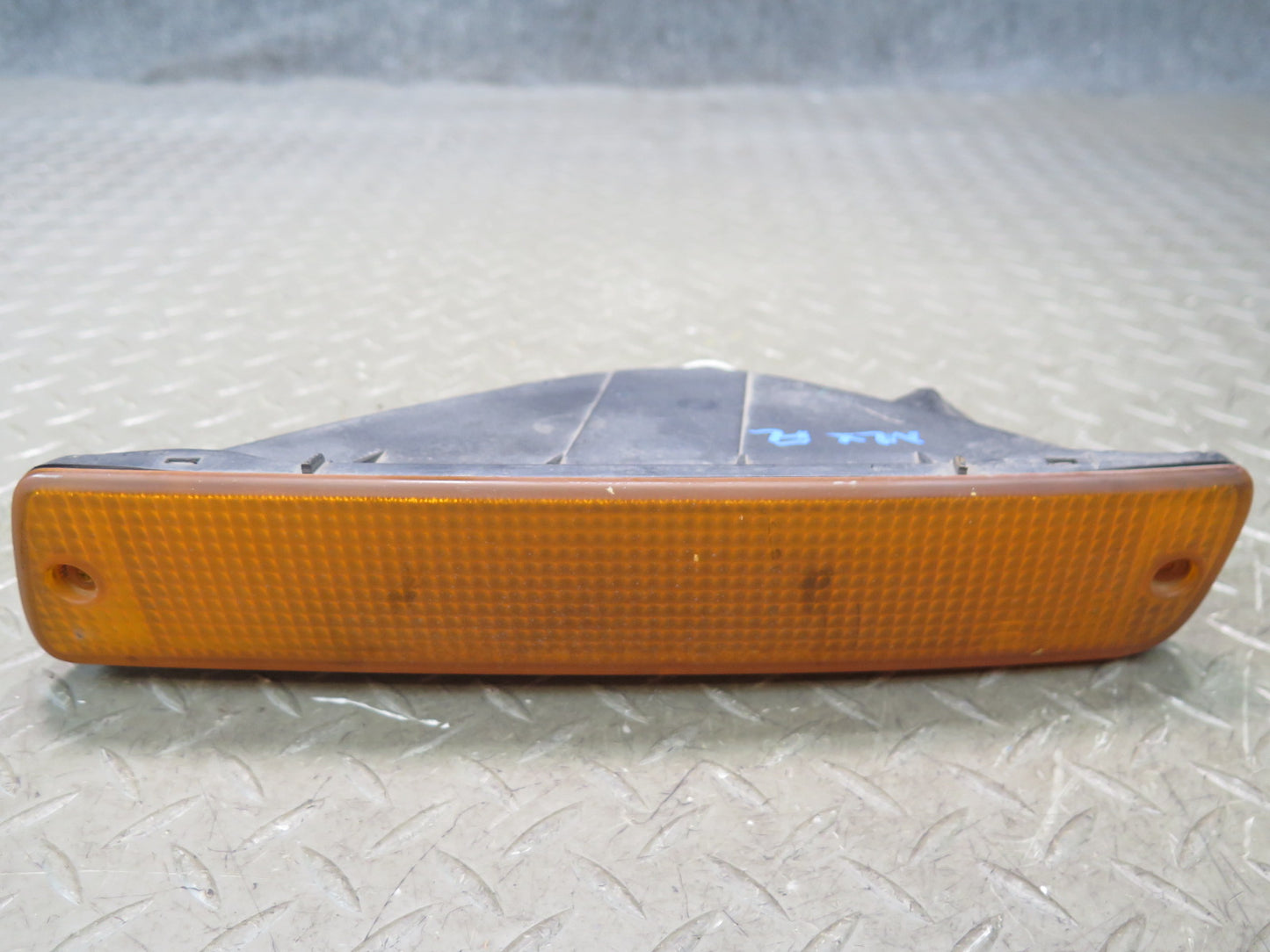 1996-1997 Lexus FZJ80L LX450 Front Right Turn Signal Light Lamp