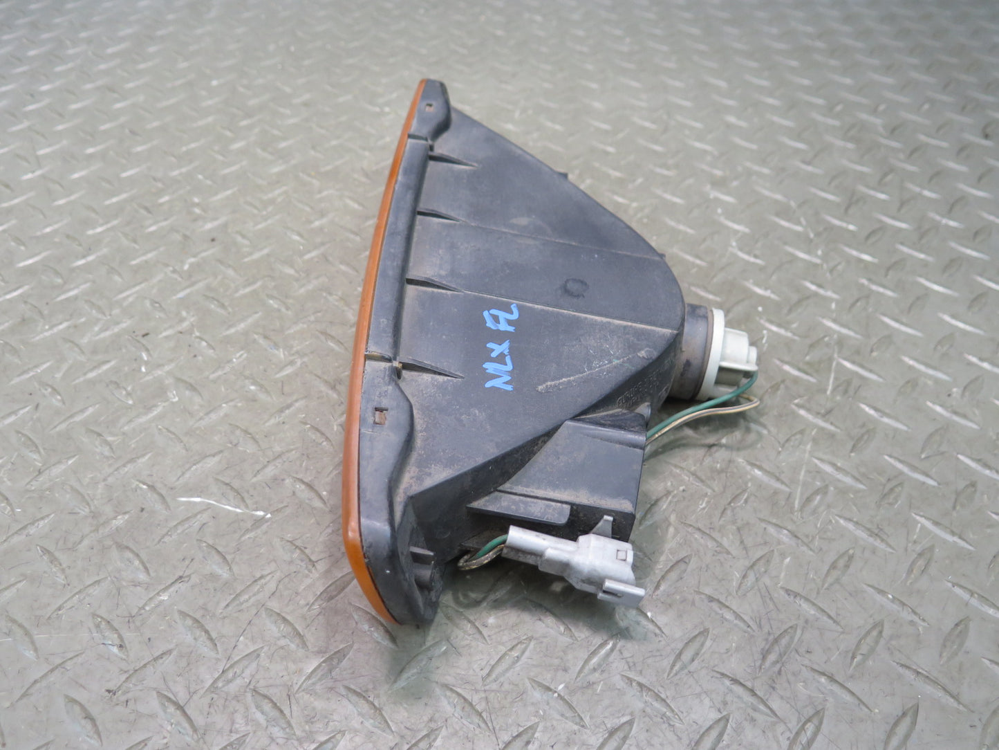 1996-1997 Lexus FZJ80L LX450 Front Right Turn Signal Light Lamp