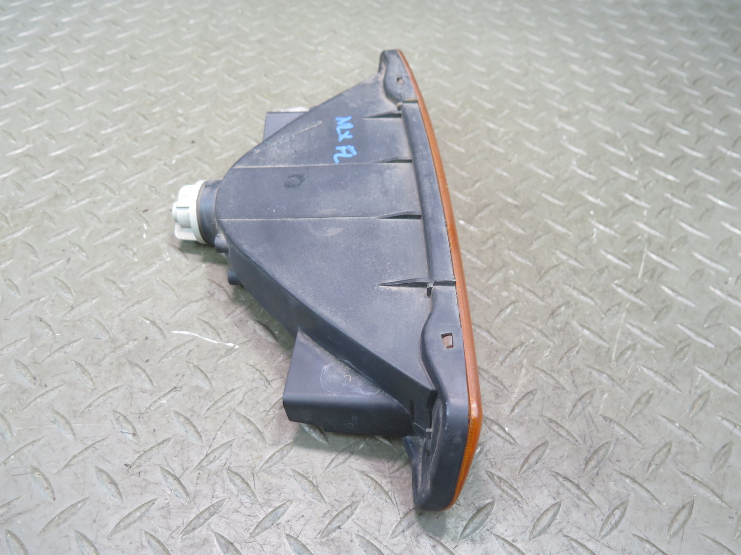 1996-1997 Lexus FZJ80L LX450 Front Right Turn Signal Light Lamp