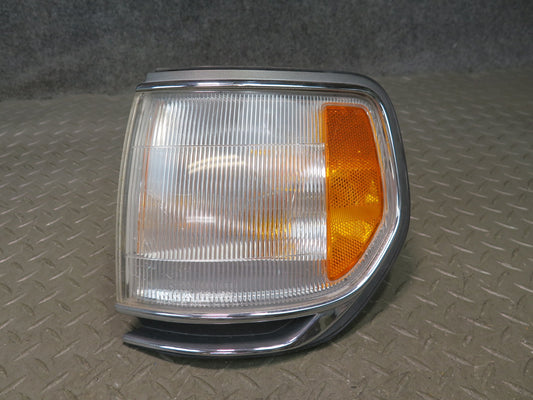 1996-1997 Lexus FZJ80L LX450 Front Left Corner Parking Turn Signal Light Lamp