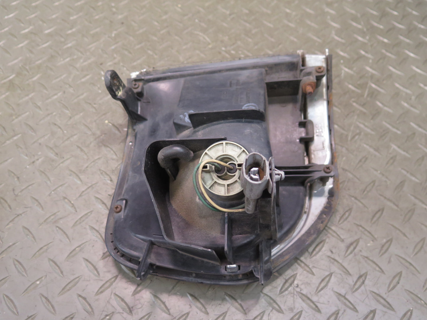 1996-1997 Lexus FZJ80L LX450 Front Left Corner Parking Turn Signal Light Lamp
