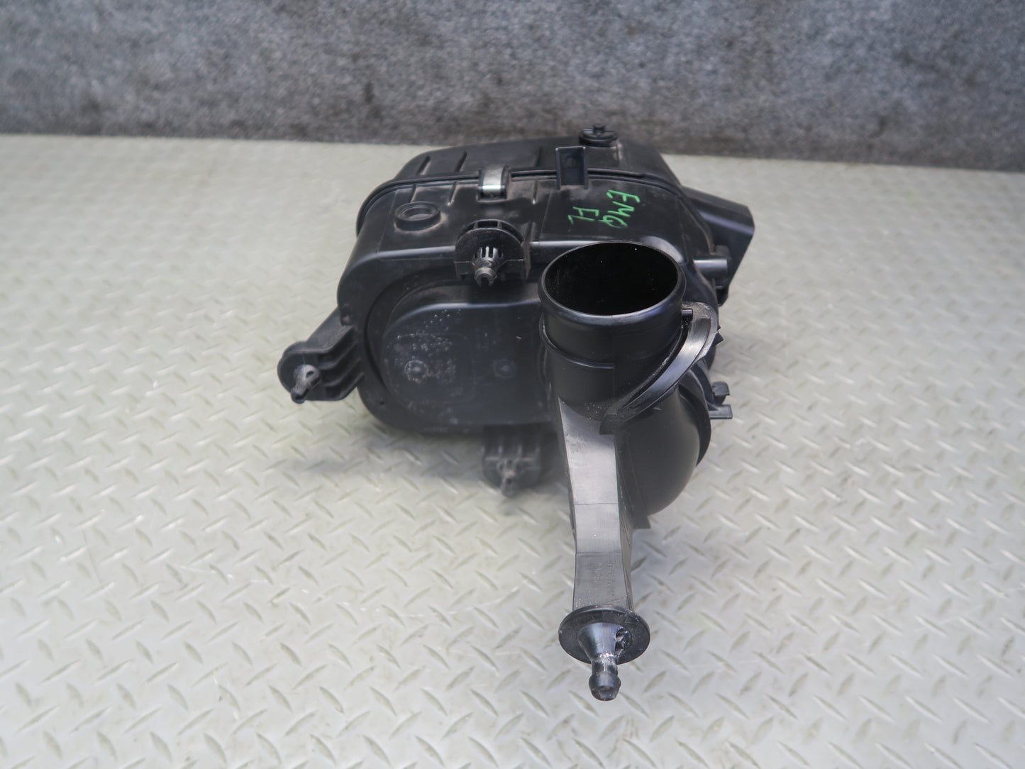 17-21 Maserati Quattroporte M156 SQ4 Left Engine Air Cleaner Housing Filter Box
