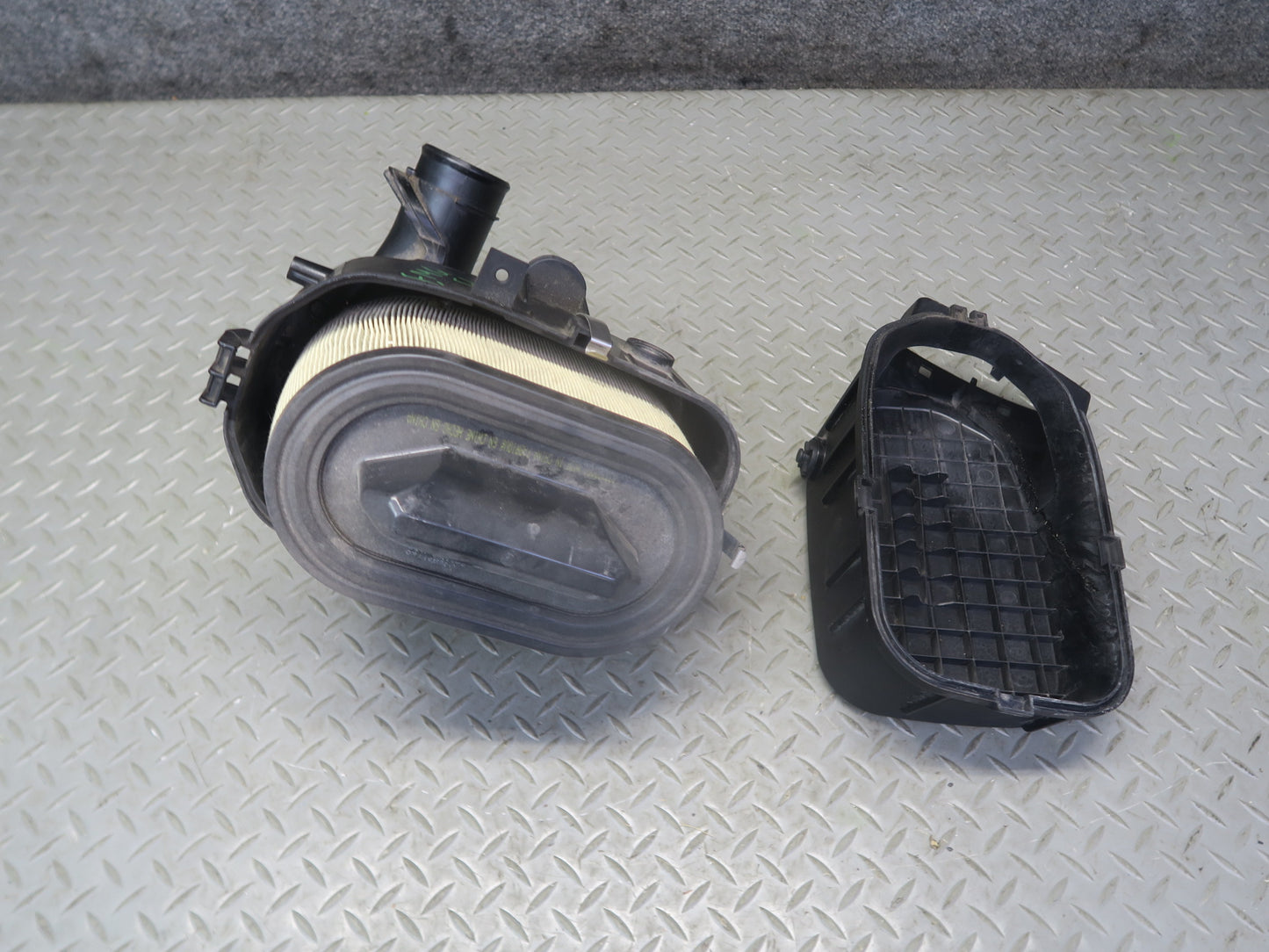 17-21 Maserati Quattroporte M156 SQ4 Left Engine Air Cleaner Housing Filter Box