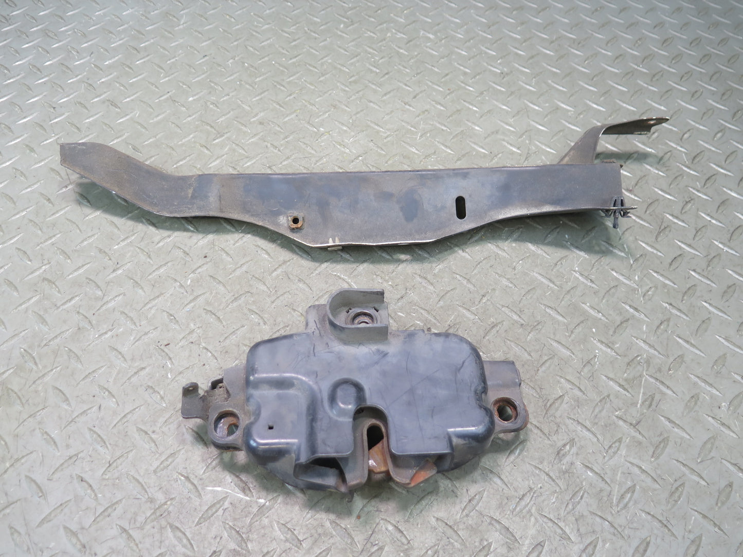 1996-1997 Lexus FZJ80L LX450 Front Hood Lock Latch w Support Bracket