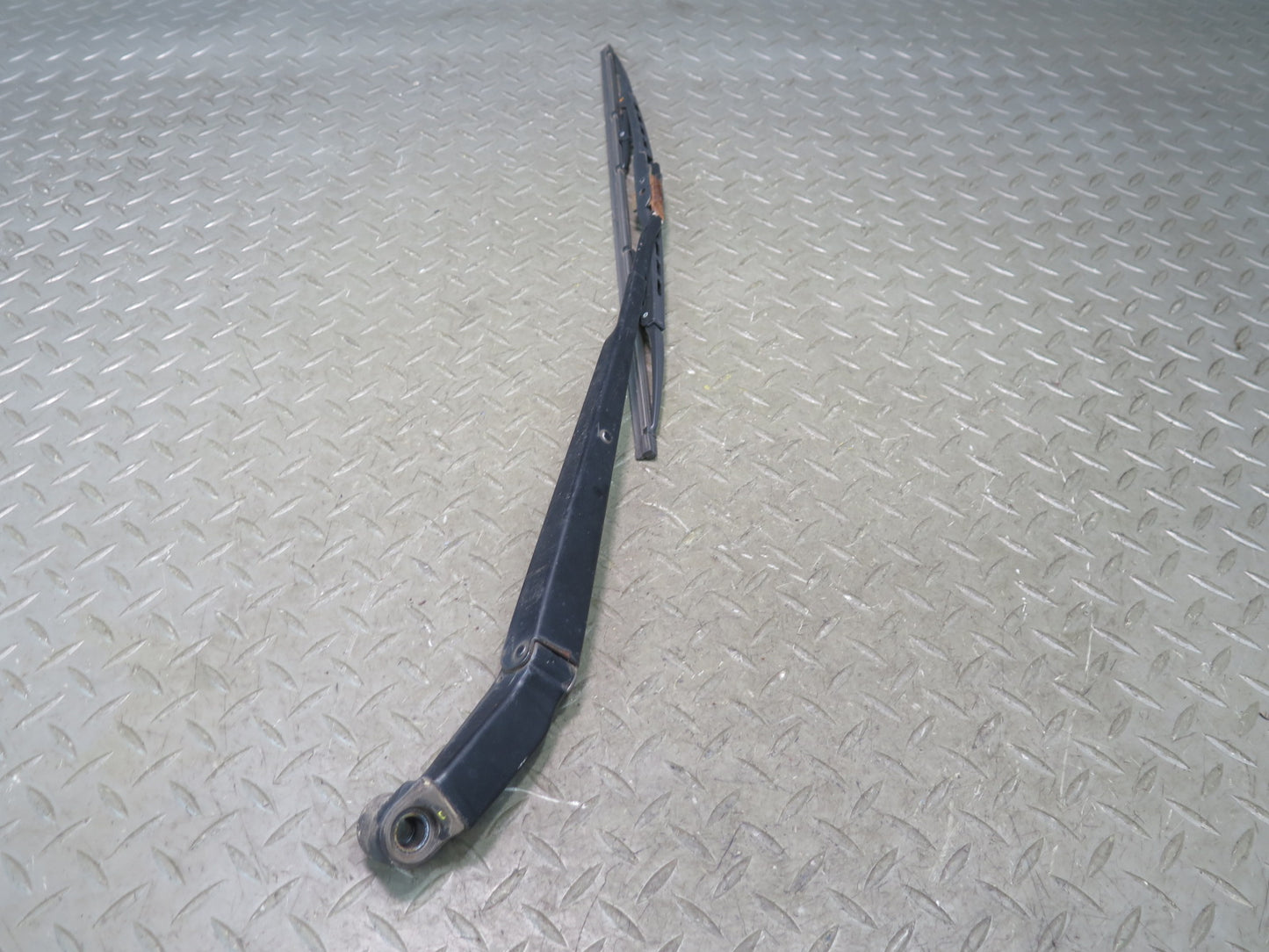 1996-1997 Lexus FZJ80L LX450 Front Left & Right Windshield Wiper Arm Set of 2