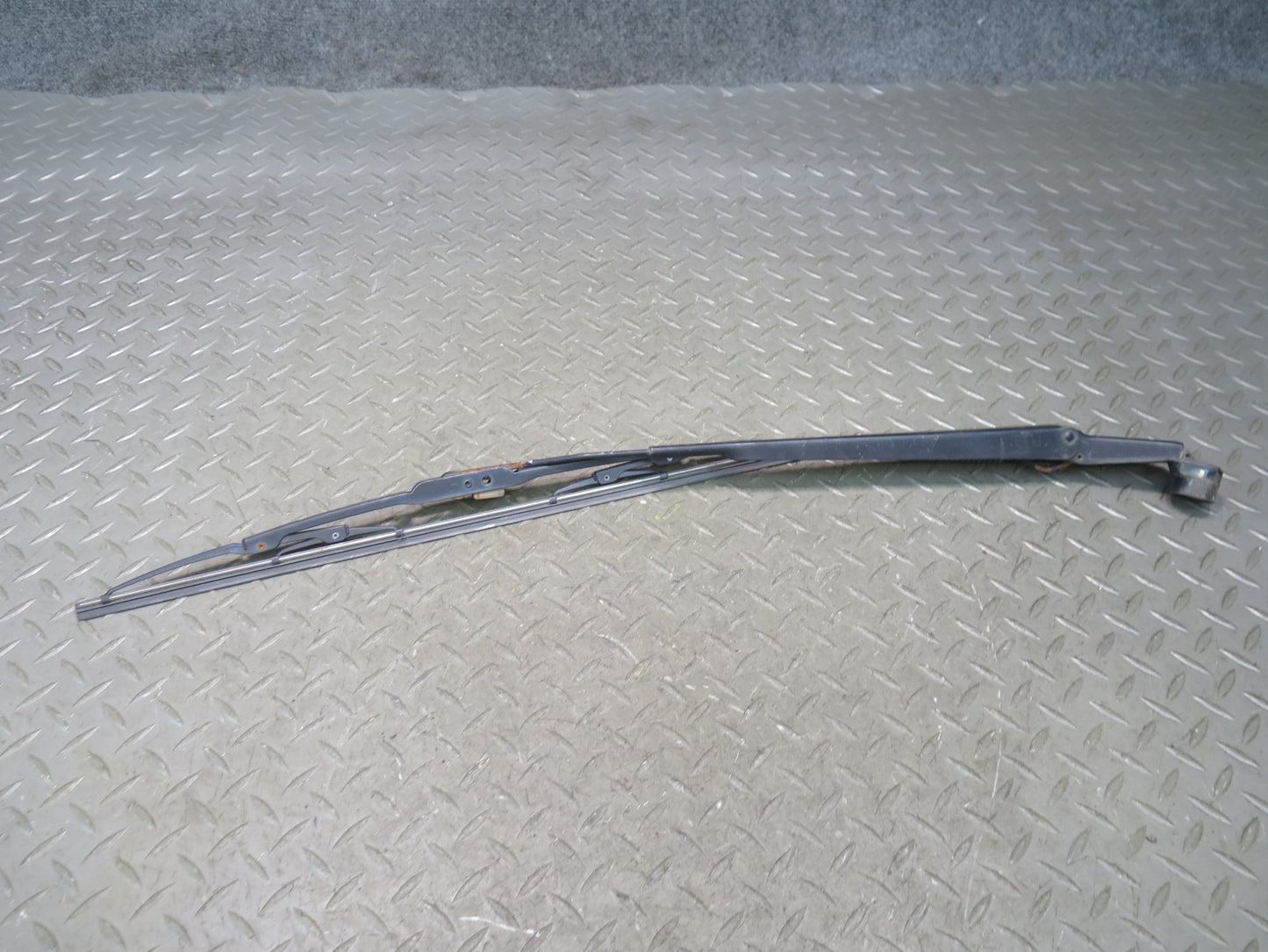 1996-1997 Lexus FZJ80L LX450 Front Left & Right Windshield Wiper Arm Set of 2