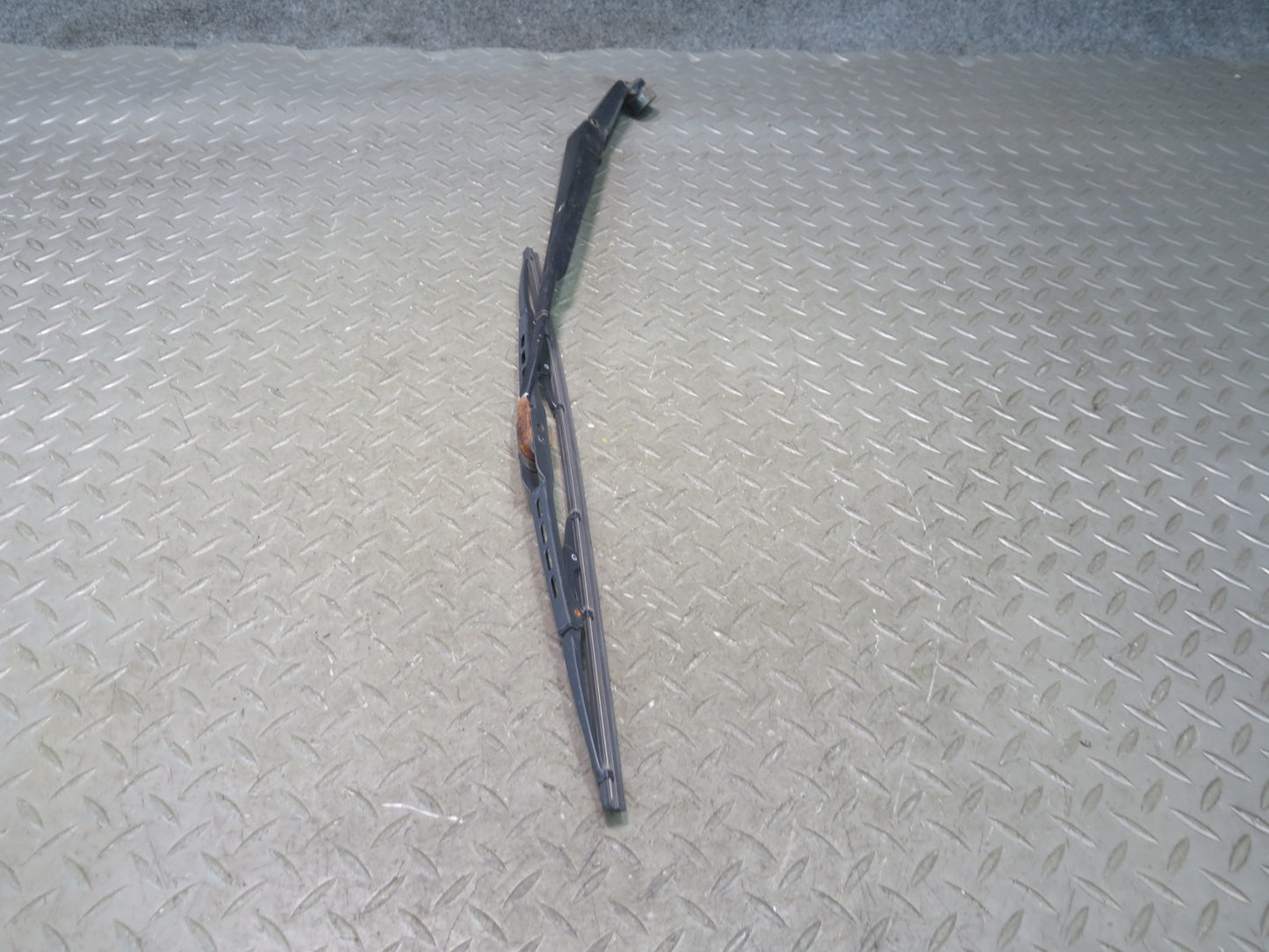 1996-1997 Lexus FZJ80L LX450 Front Left & Right Windshield Wiper Arm Set of 2