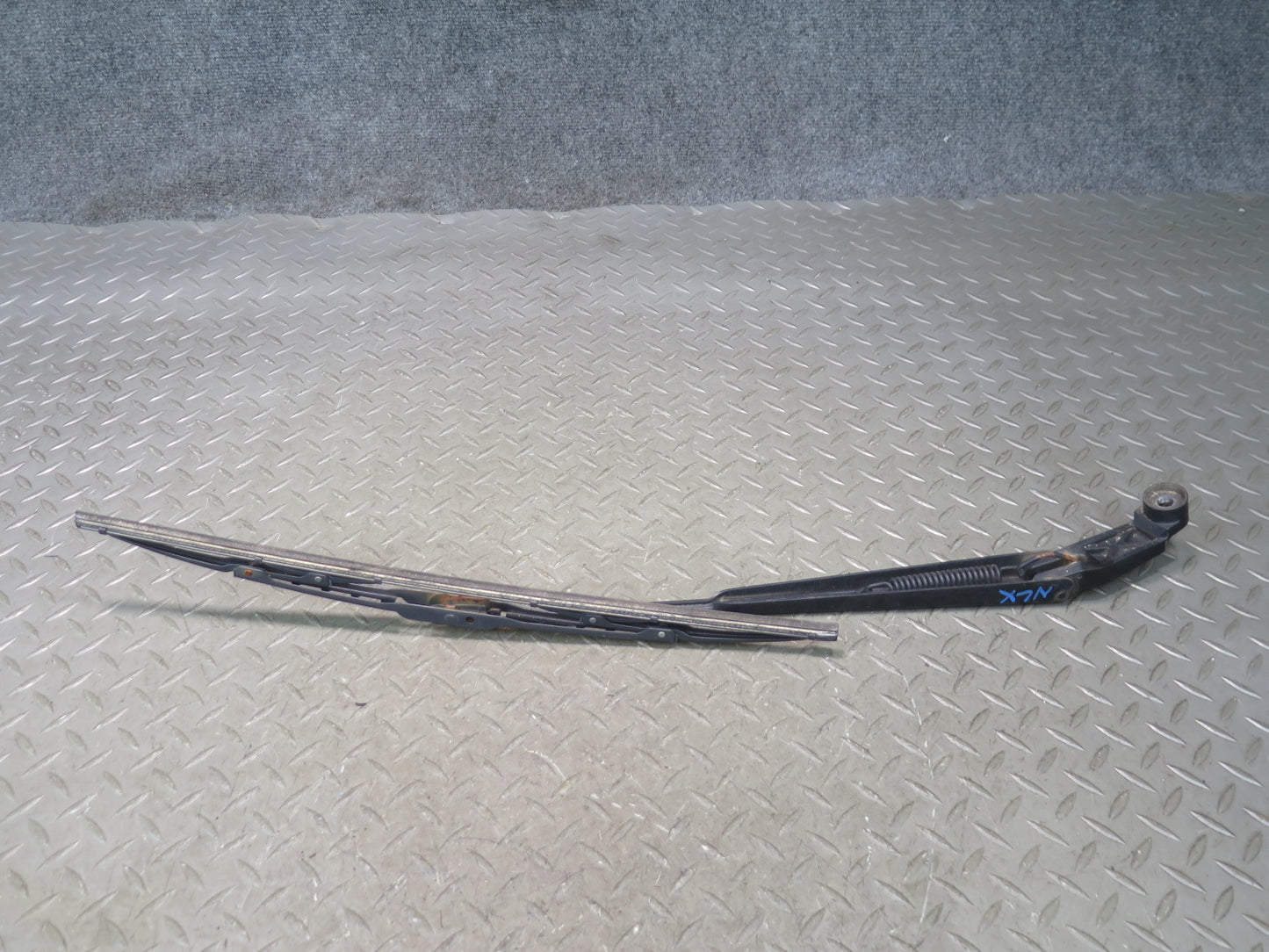 1996-1997 Lexus FZJ80L LX450 Front Left & Right Windshield Wiper Arm Set of 2