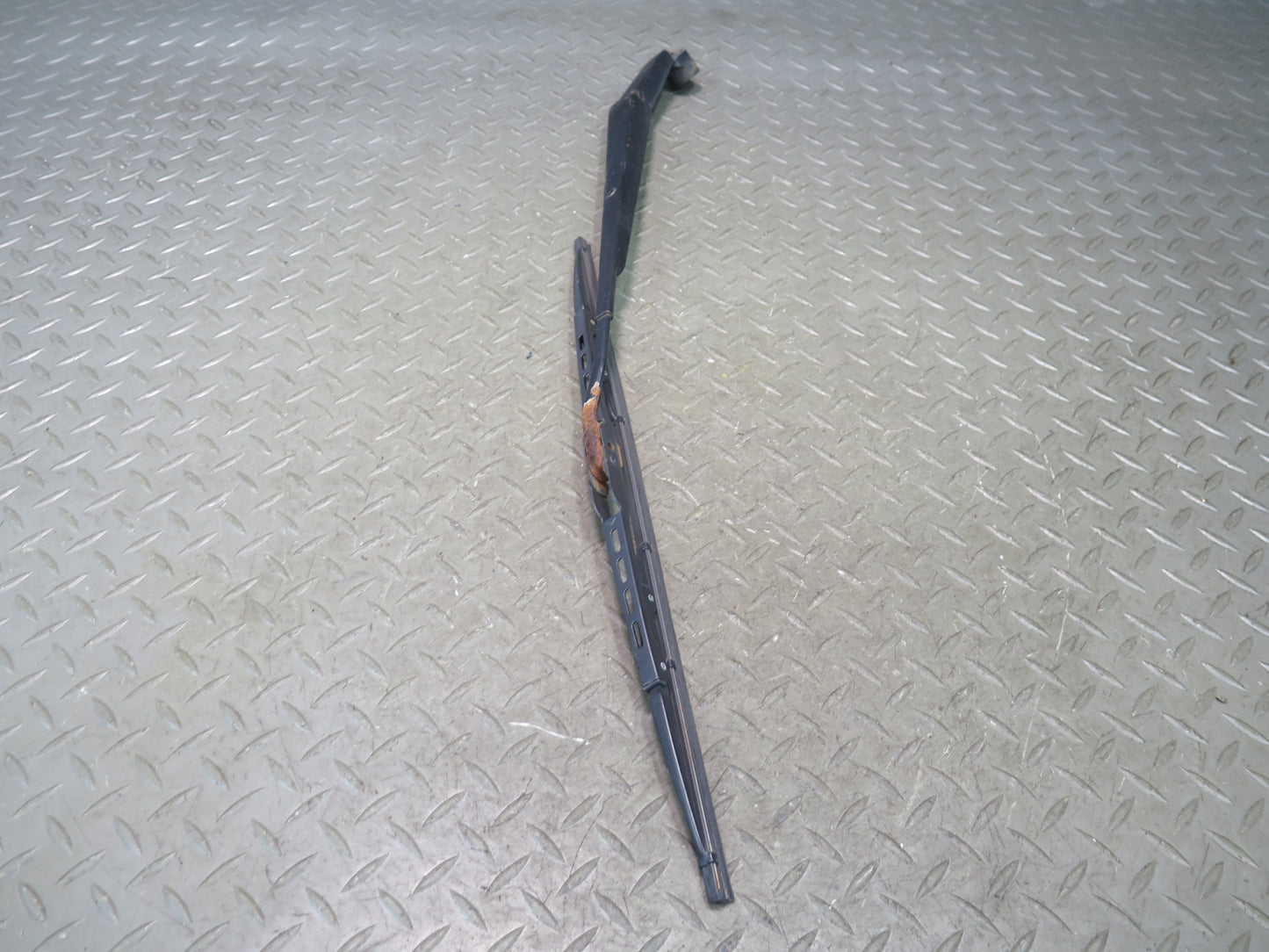 1996-1997 Lexus FZJ80L LX450 Front Left & Right Windshield Wiper Arm Set of 2