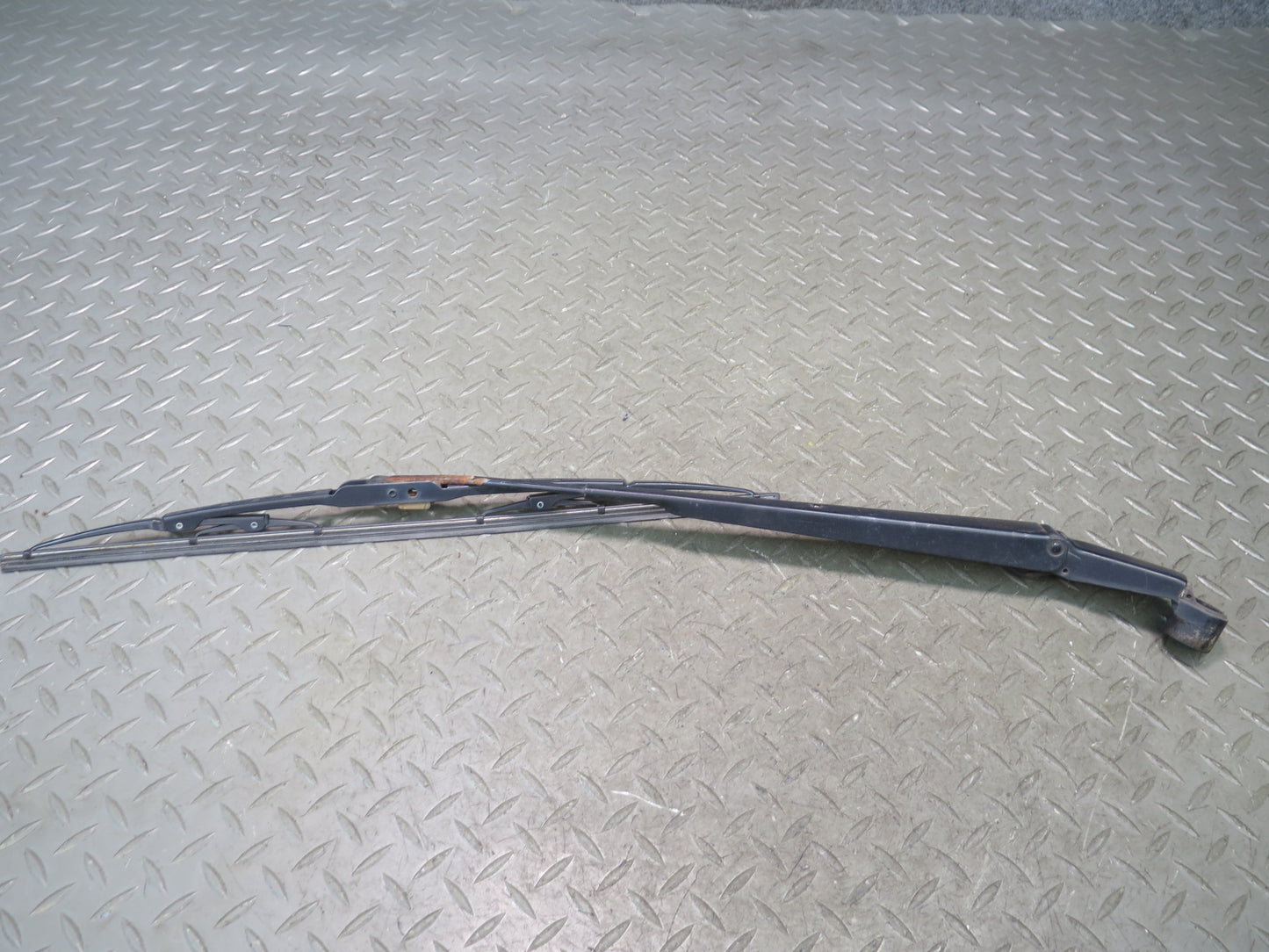 1996-1997 Lexus FZJ80L LX450 Front Left & Right Windshield Wiper Arm Set of 2