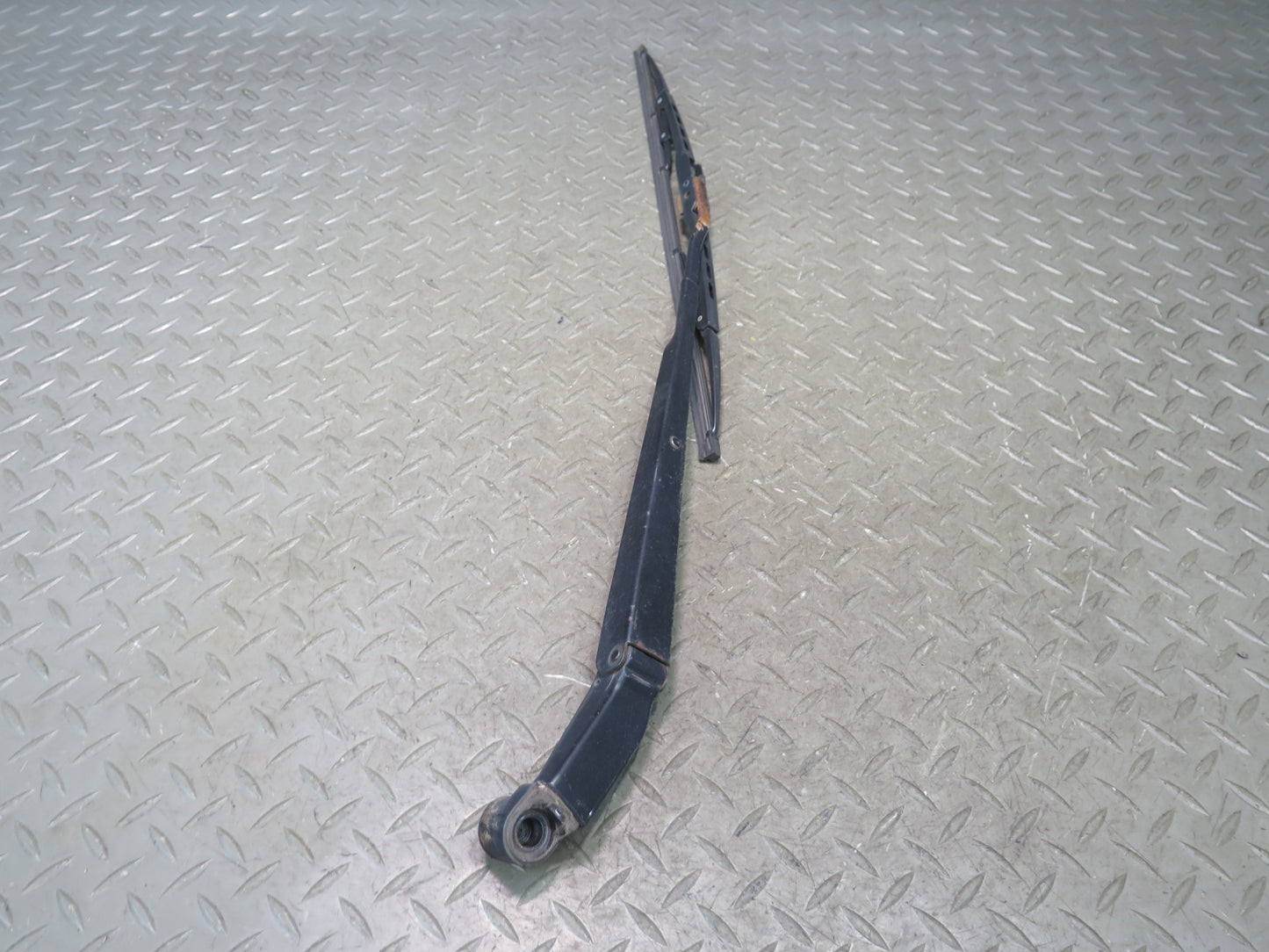 1996-1997 Lexus FZJ80L LX450 Front Left & Right Windshield Wiper Arm Set of 2