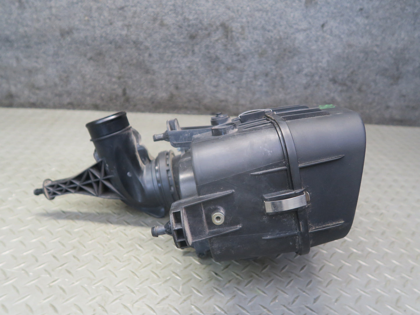 17-21 Maserati Quattroporte M156 SQ4 Right Engine Air Cleaner Housing Filter Box