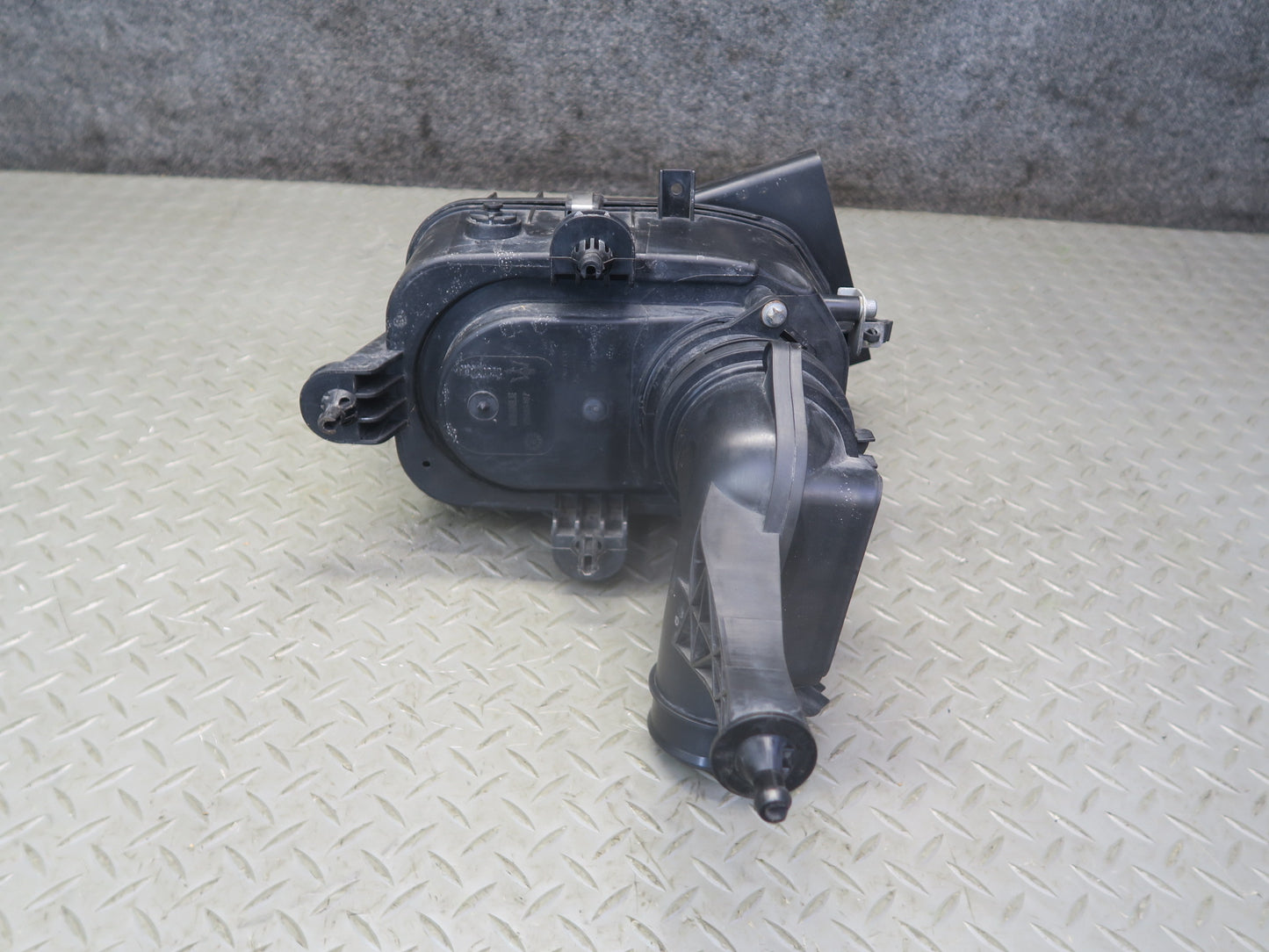 17-21 Maserati Quattroporte M156 SQ4 Right Engine Air Cleaner Housing Filter Box