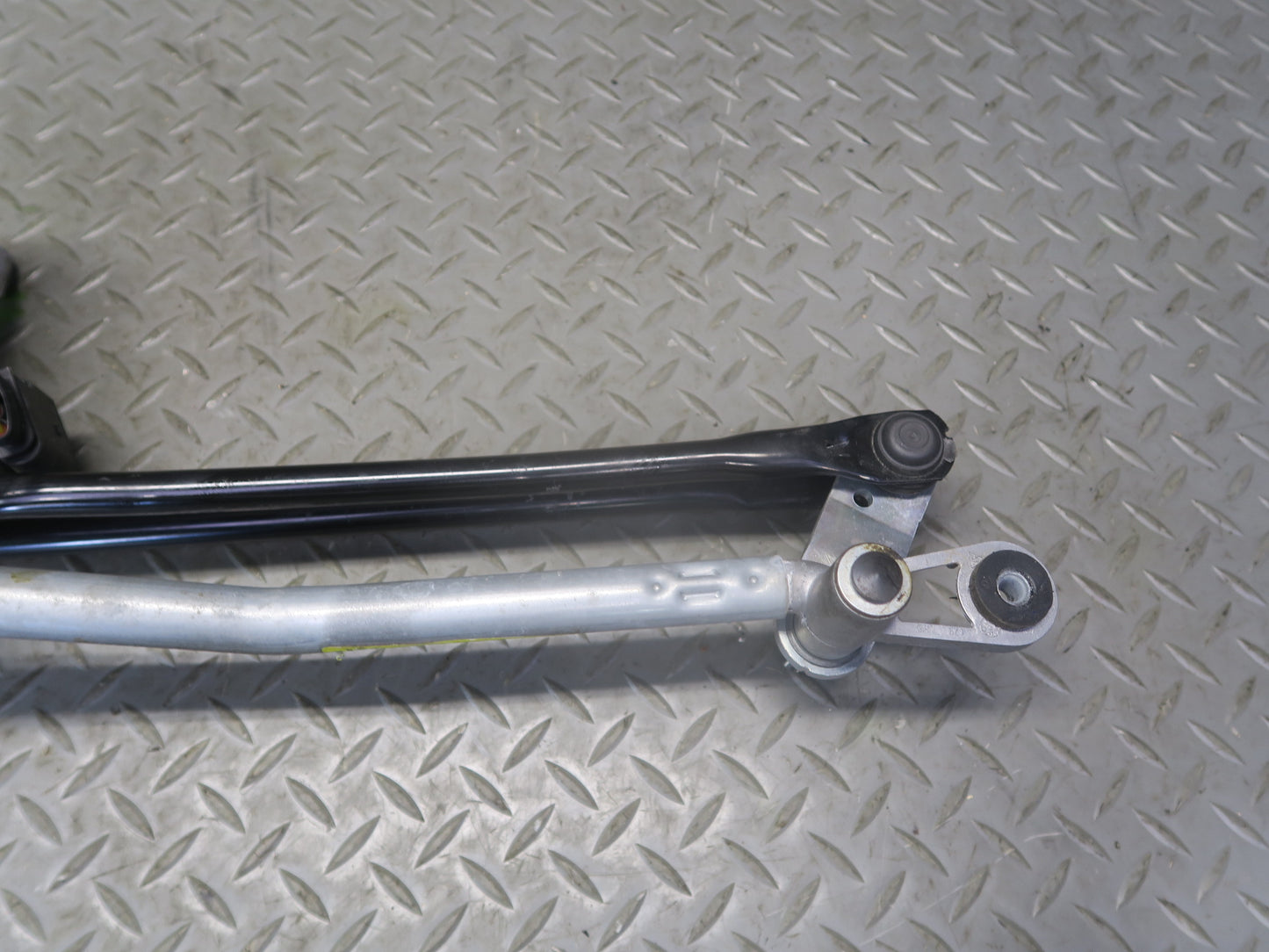 14-21 Maserati Quattroporte M156 Windshield Wiper Transmission Linkage w Motor