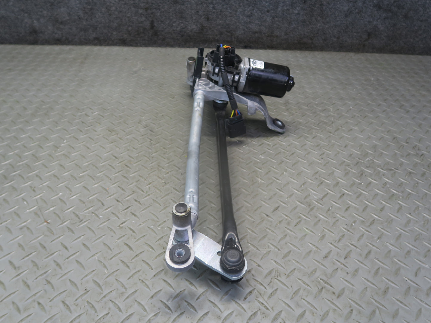 14-21 Maserati Quattroporte M156 Windshield Wiper Transmission Linkage w Motor