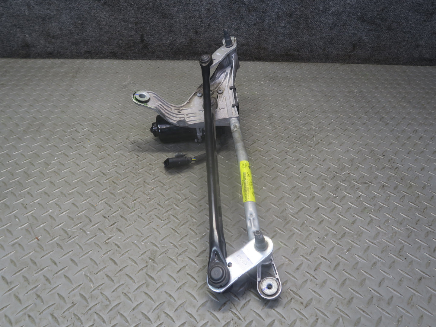 14-21 Maserati Quattroporte M156 Windshield Wiper Transmission Linkage w Motor