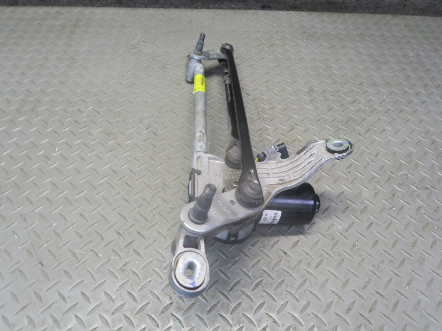 14-21 Maserati Quattroporte M156 Windshield Wiper Transmission Linkage w Motor