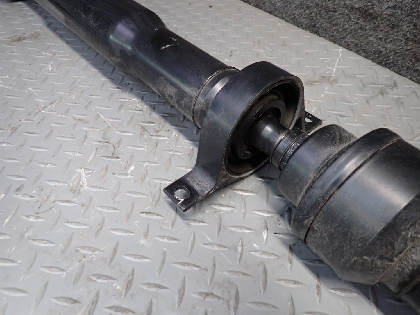 2017-2021 Maserati Quattroporte M156 SQ4 AWD Rear Driveshaft Propeller