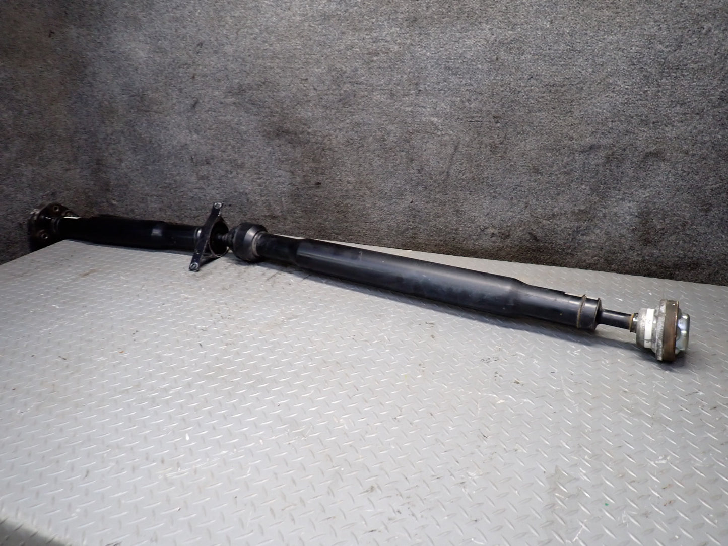 2017-2021 Maserati Quattroporte M156 SQ4 AWD Rear Driveshaft Propeller