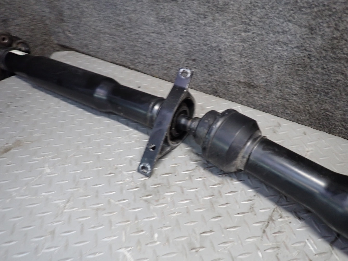 2017-2021 Maserati Quattroporte M156 SQ4 AWD Rear Driveshaft Propeller