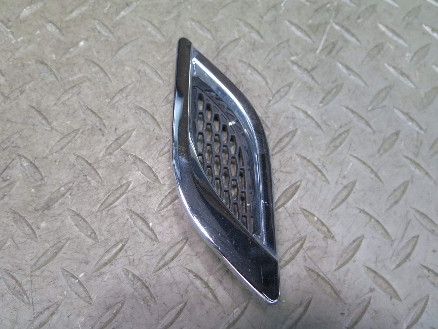 2014-2021 Maserati Quattroporte M156 Front Right Side Fender Vent Grille Set