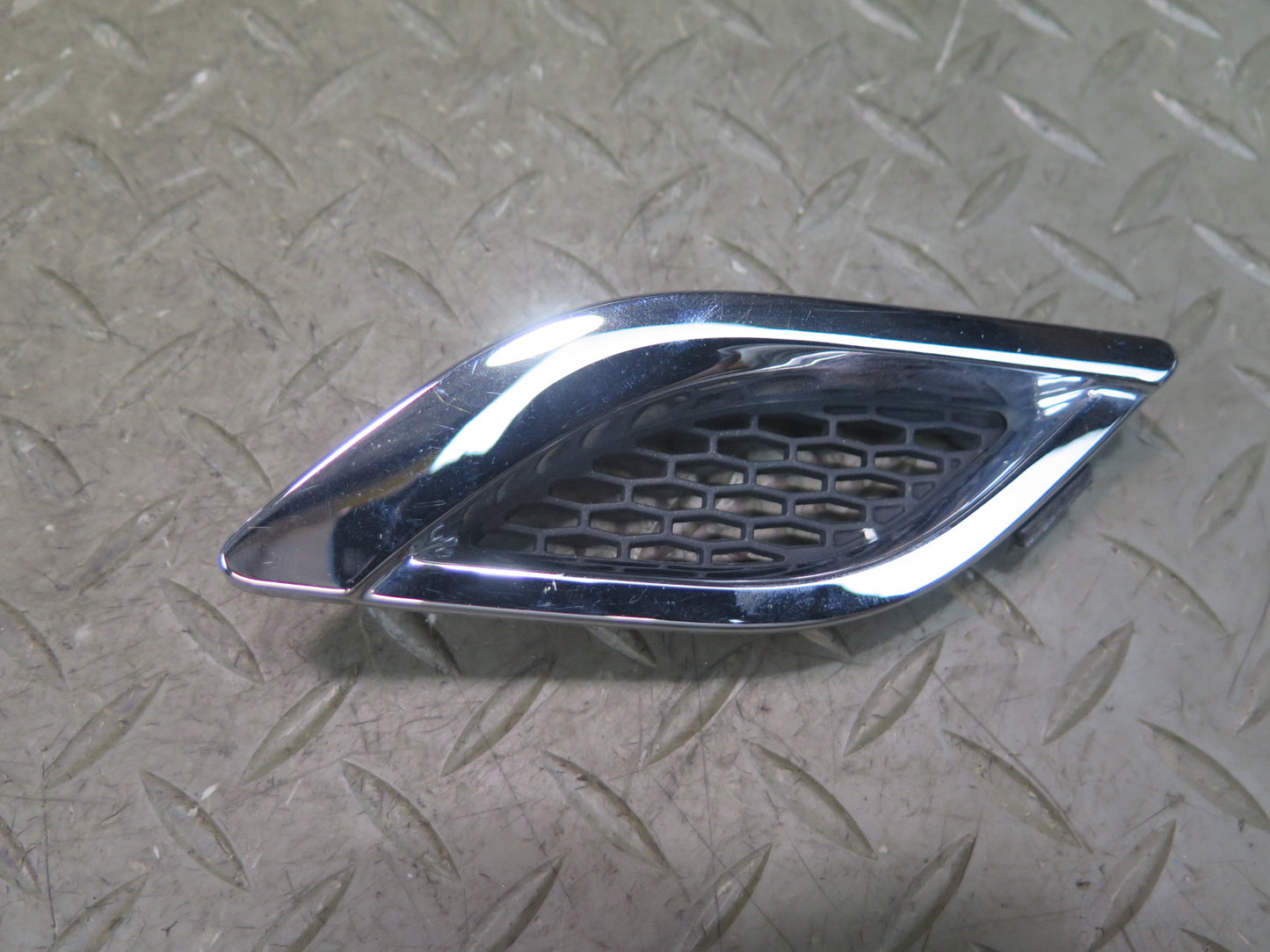 2014-2021 Maserati Quattroporte M156 Front Right Side Fender Vent Grille Set
