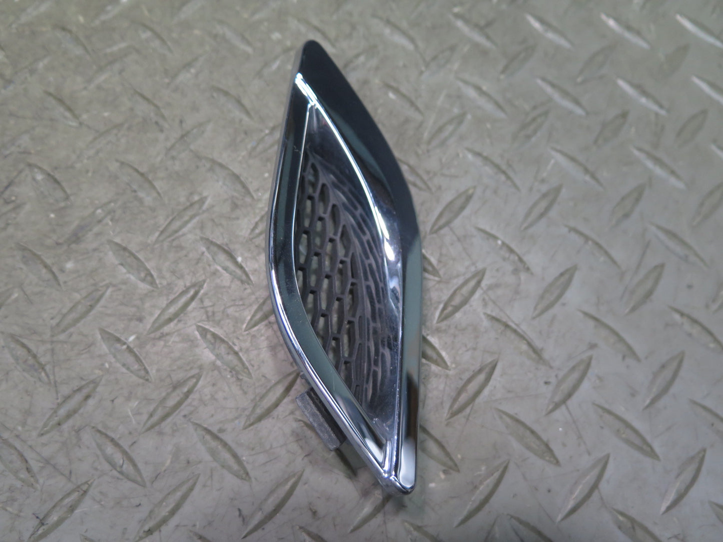 2014-2021 Maserati Quattroporte M156 Front Right Side Fender Vent Grille Set
