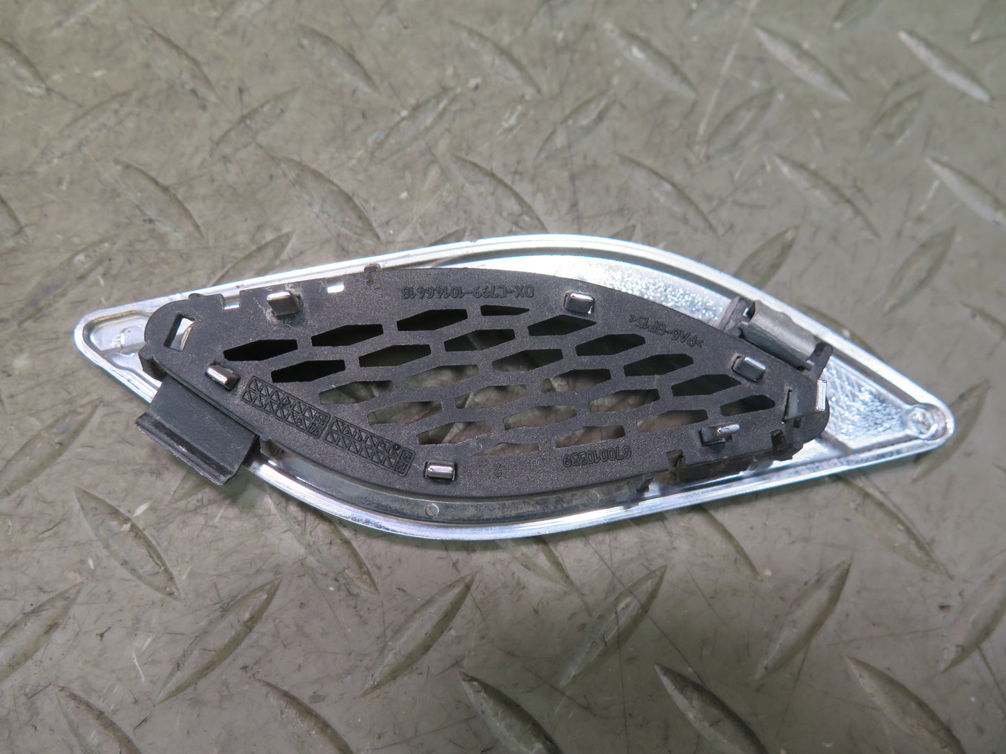 2014-2021 Maserati Quattroporte M156 Front Right Side Fender Vent Grille Set